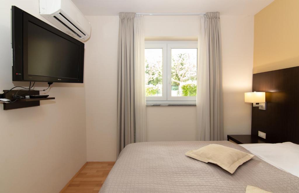 Marina Portoroz - Two bedroom Apartment with Terrace Rose M
