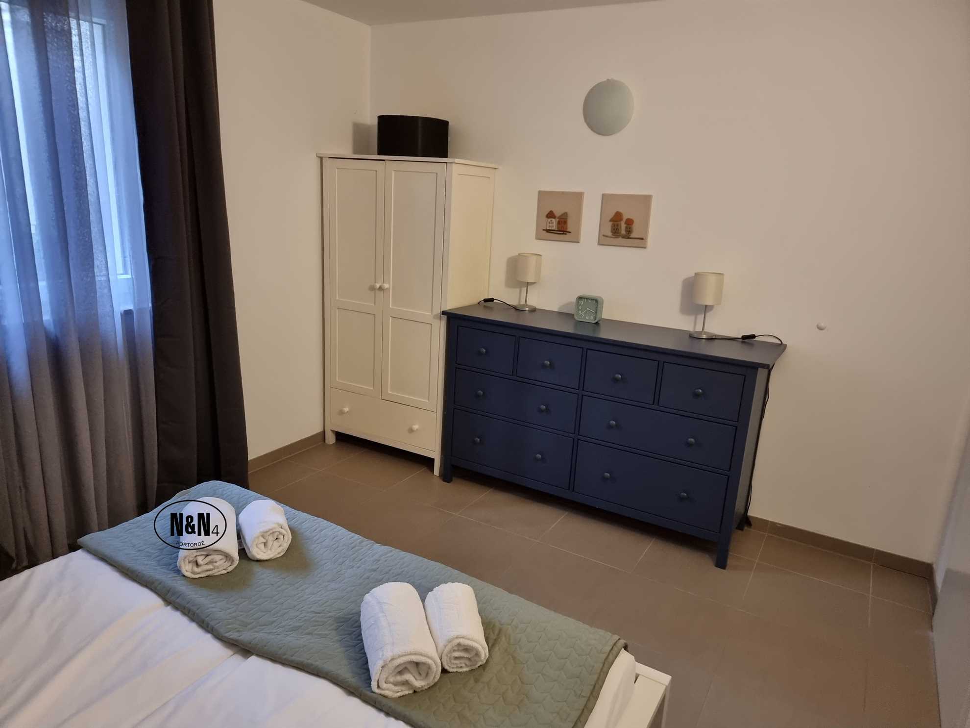 Deluxe One Bedroom Apartment with terrace N&N4