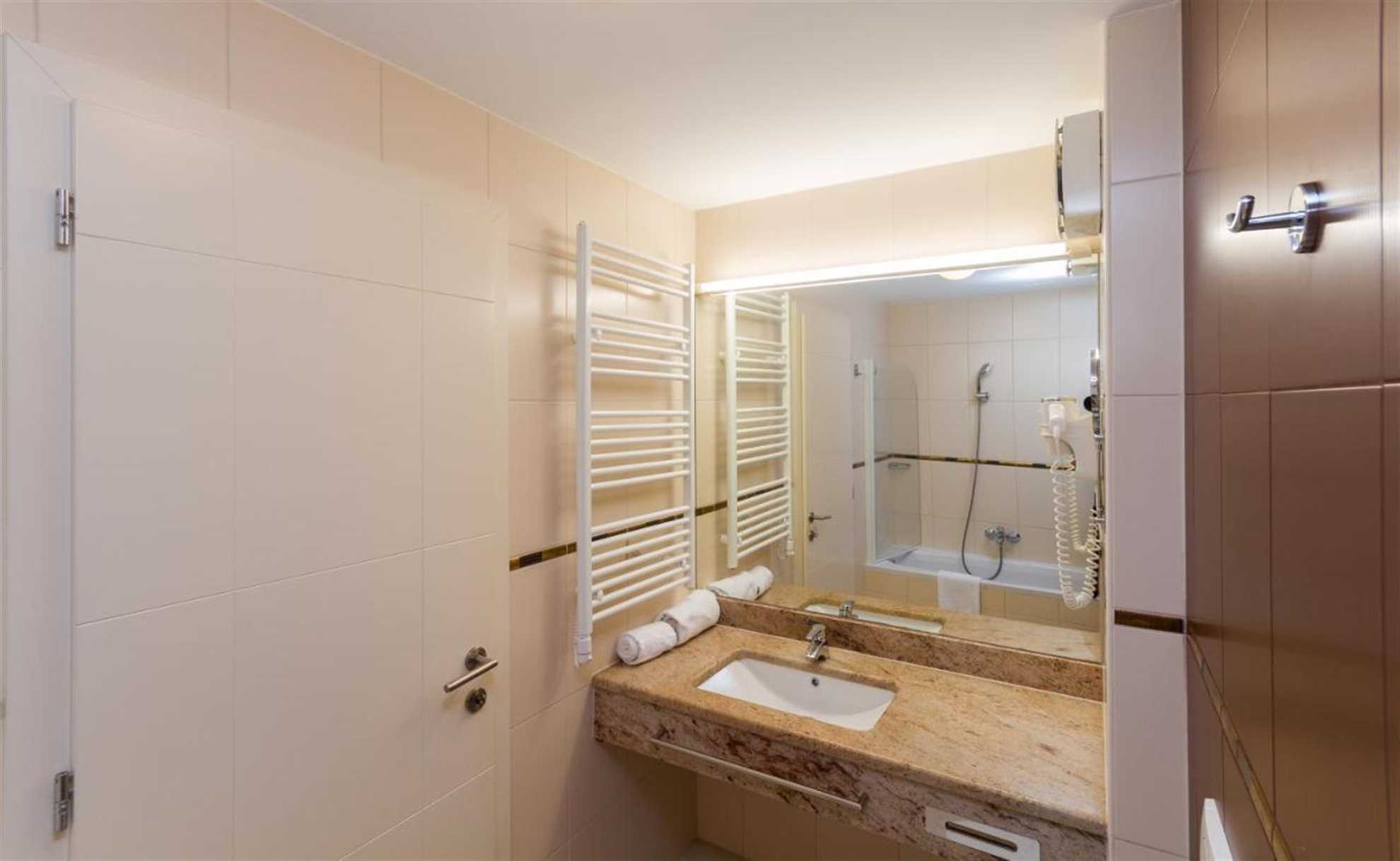 One Bedroom Premium Apartment 310 with Balcony and Sea side