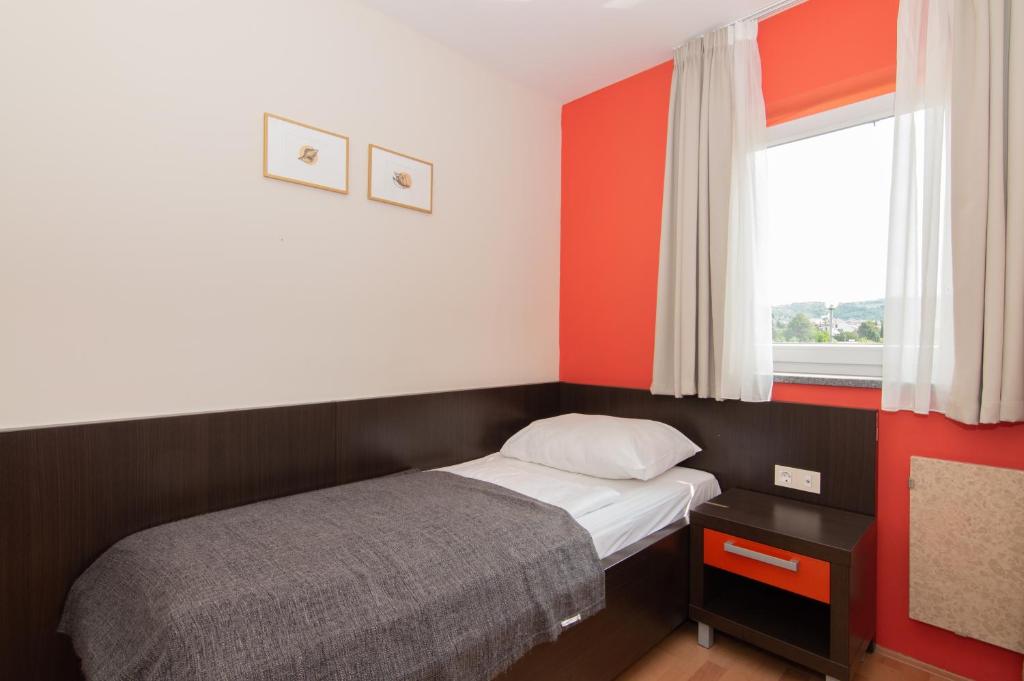 Marina Portoroz - Two Bedroom Apartment with Balcony Garbin 713