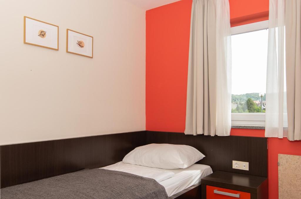 Marina Portoroz - Two Bedroom Apartment with Balcony Garbin 713