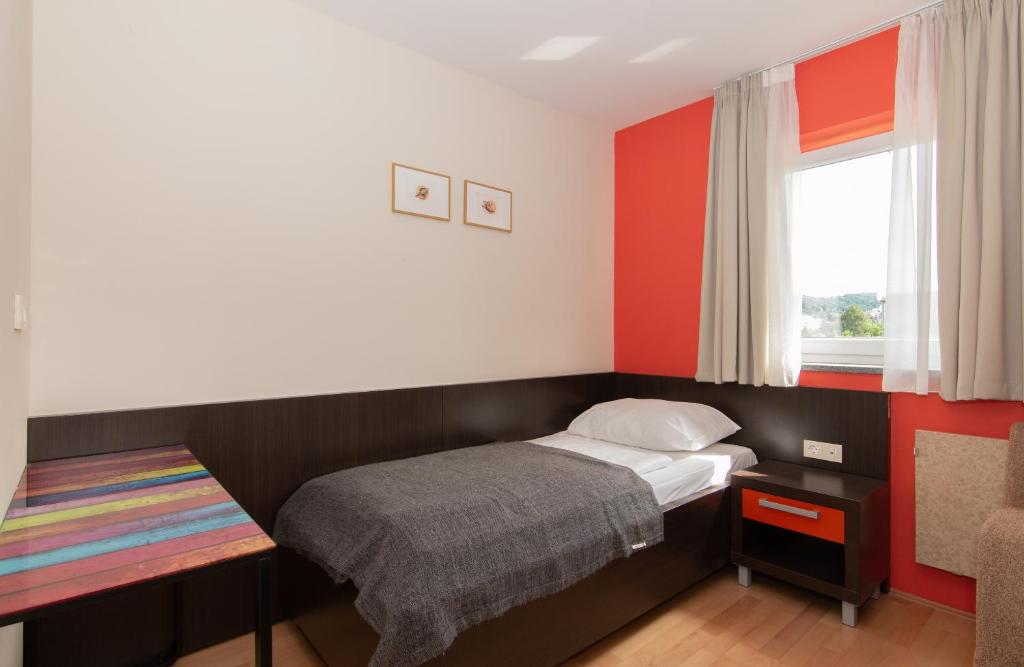 Marina Portoroz - Two Bedroom Apartment with Balcony Garbin 713