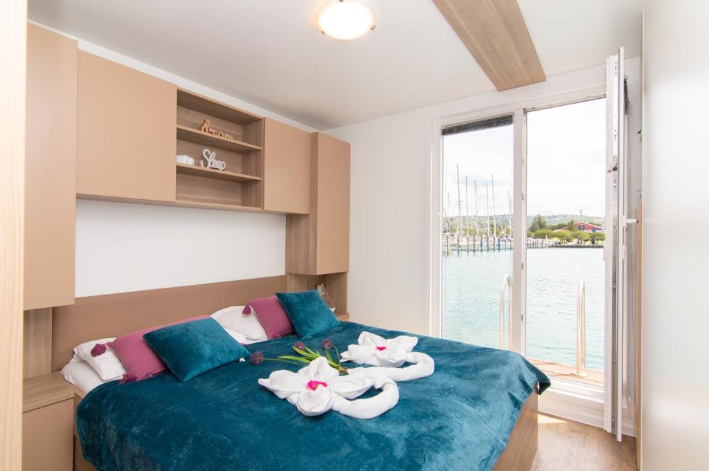 Adela Floating House