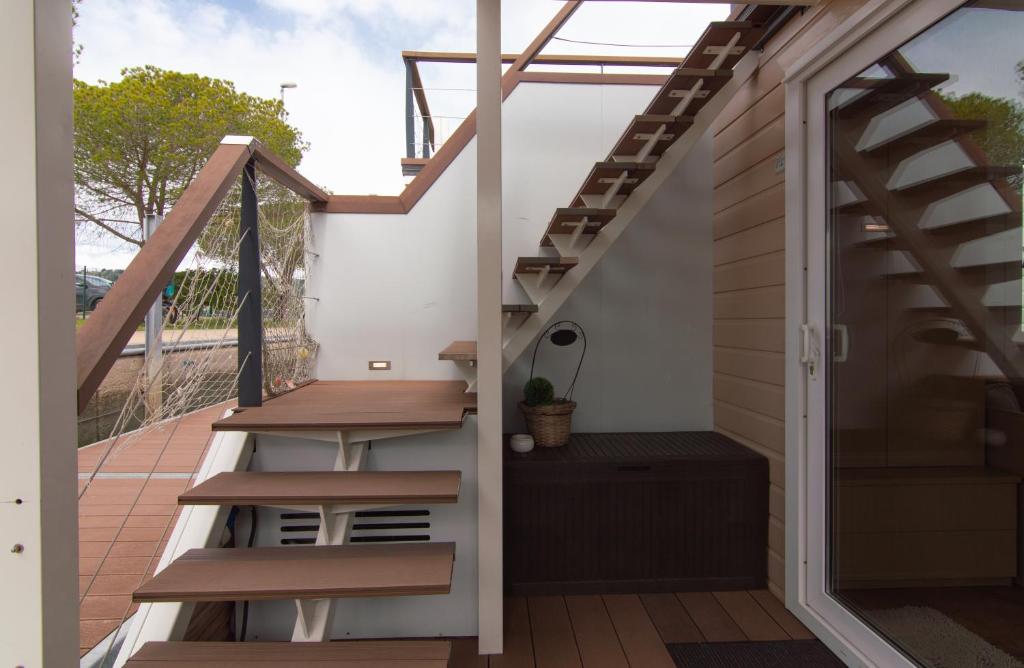 Adela Floating House