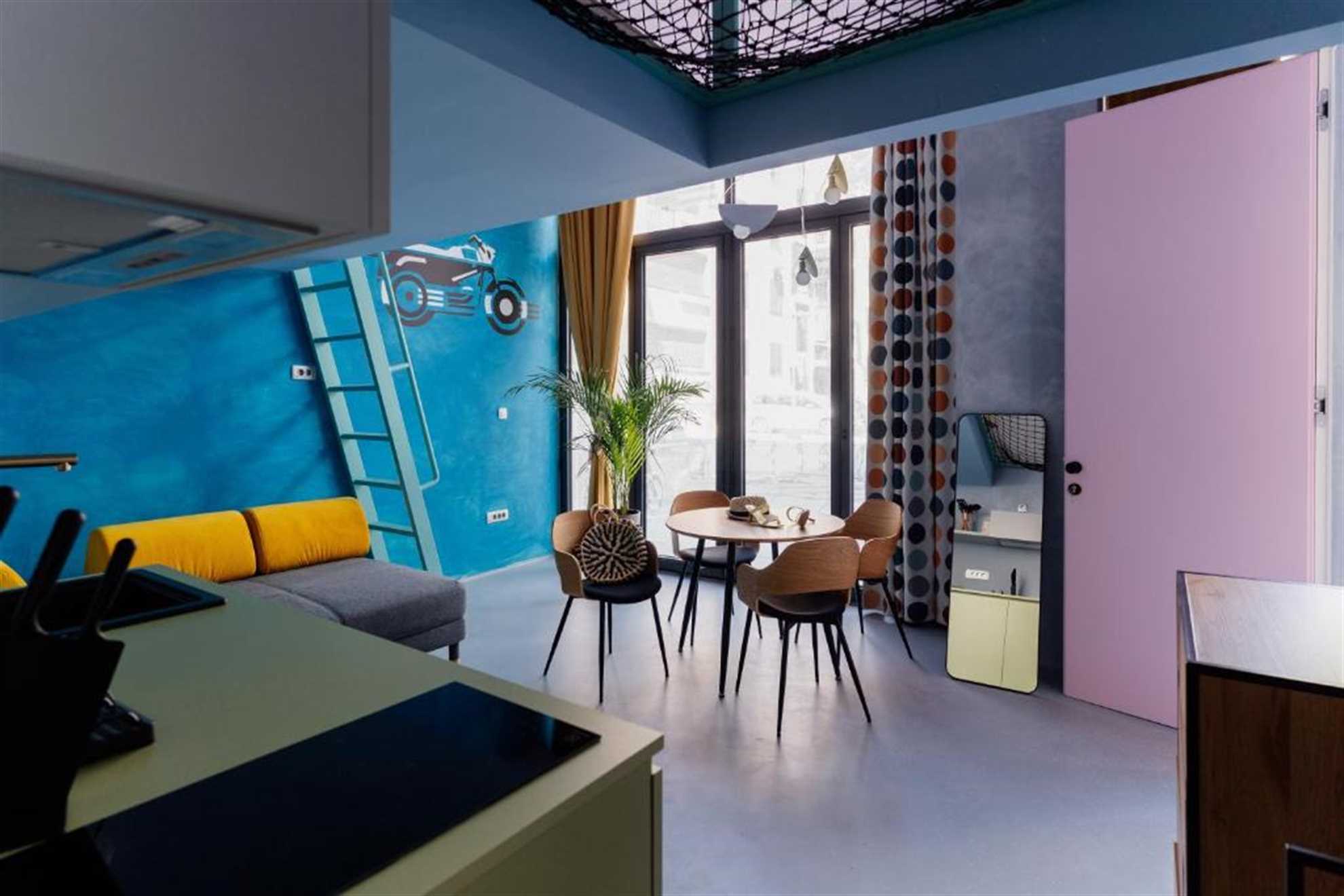 Design Studio Apartment Cop Tomosmatik Koper