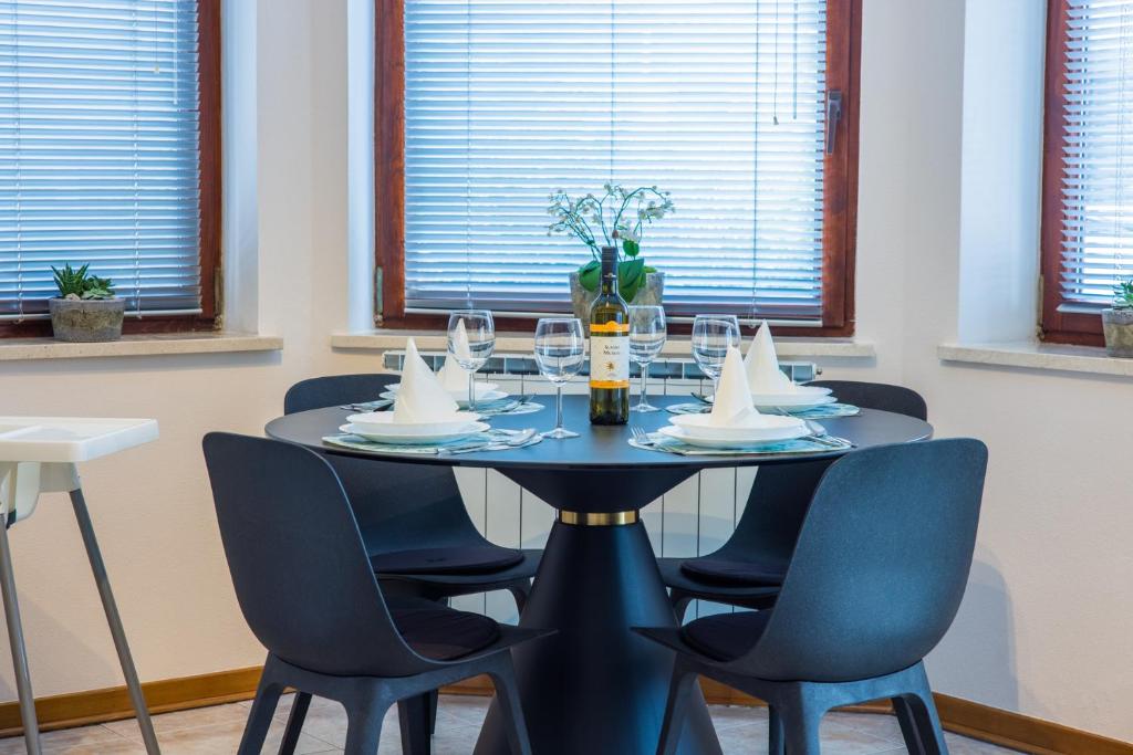 Two Bedroom Apartment Olive Oil Homestead Milok