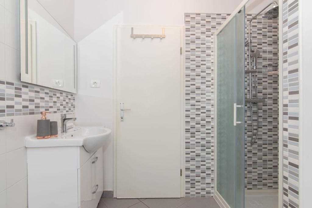Two Bedroom Apartment with Terrace Elleon Piran