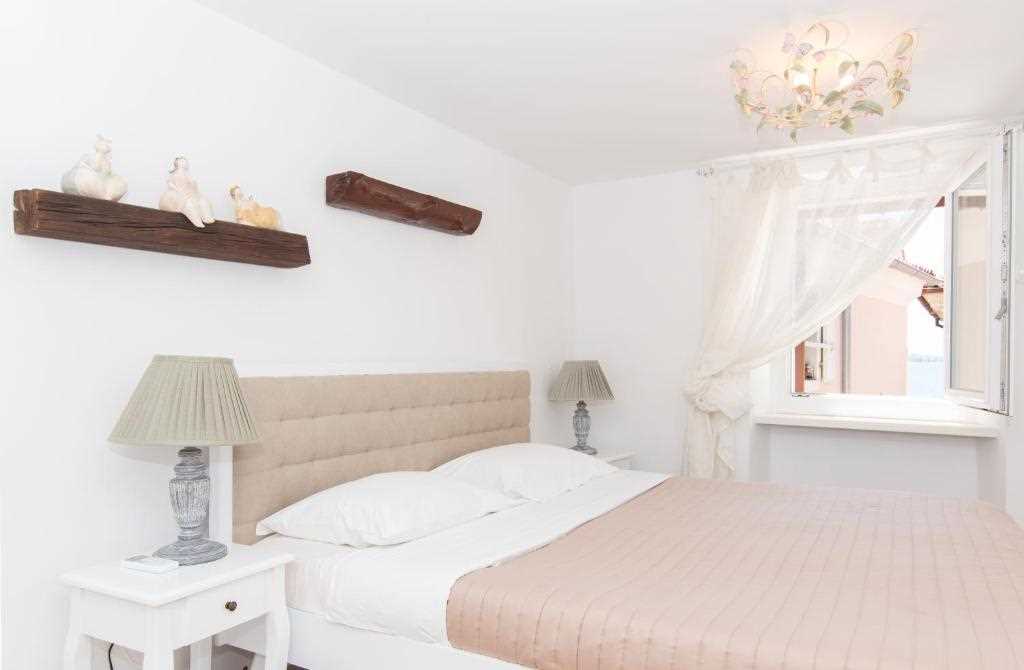 Two Bedroom Apartment with Terrace Elleon Piran