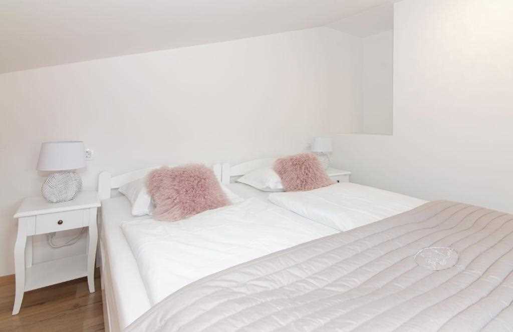 Two Bedroom Apartment with Terrace Elleon Piran