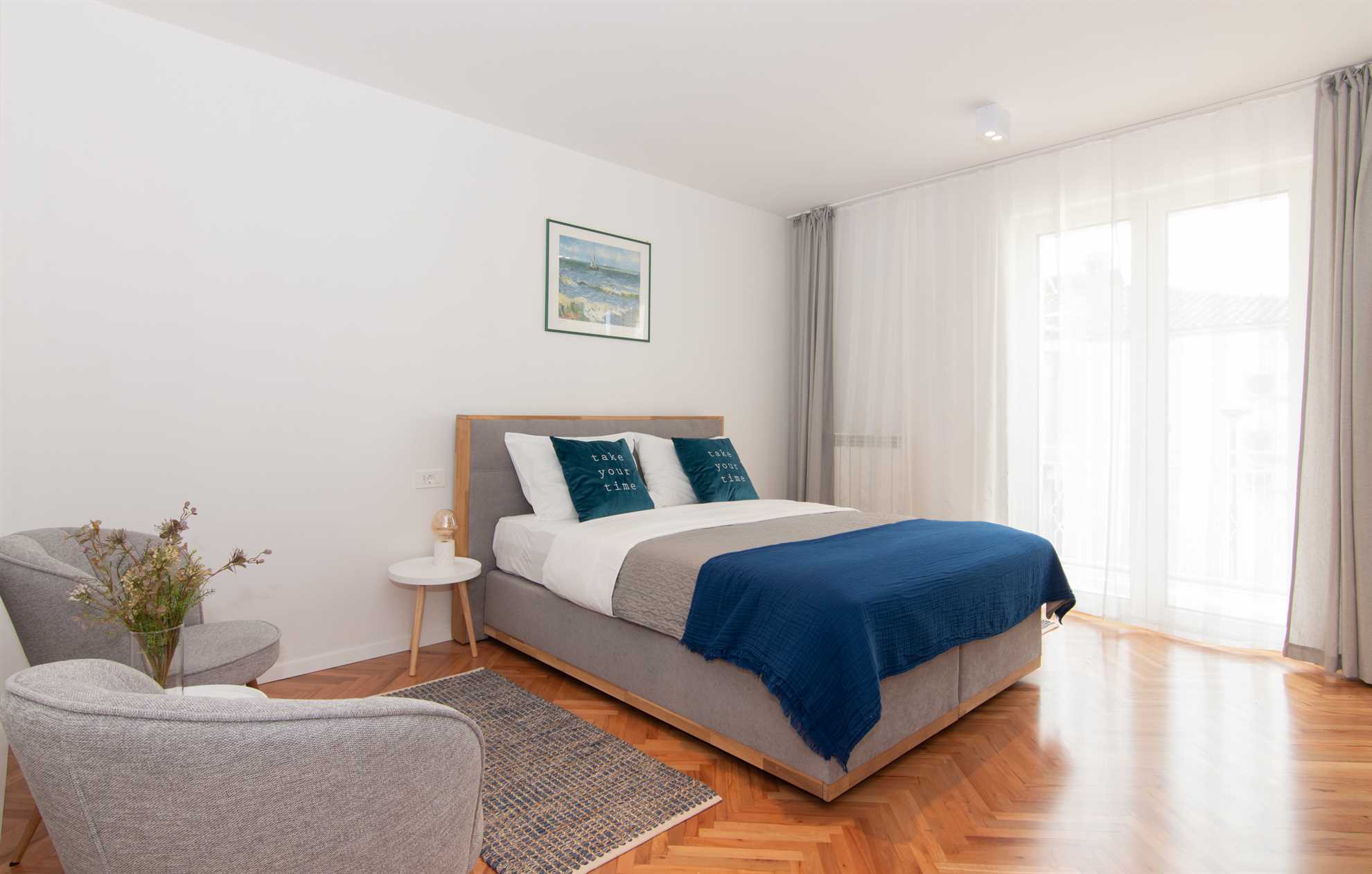 One Bedroom Apartment with terrace Rose Garden