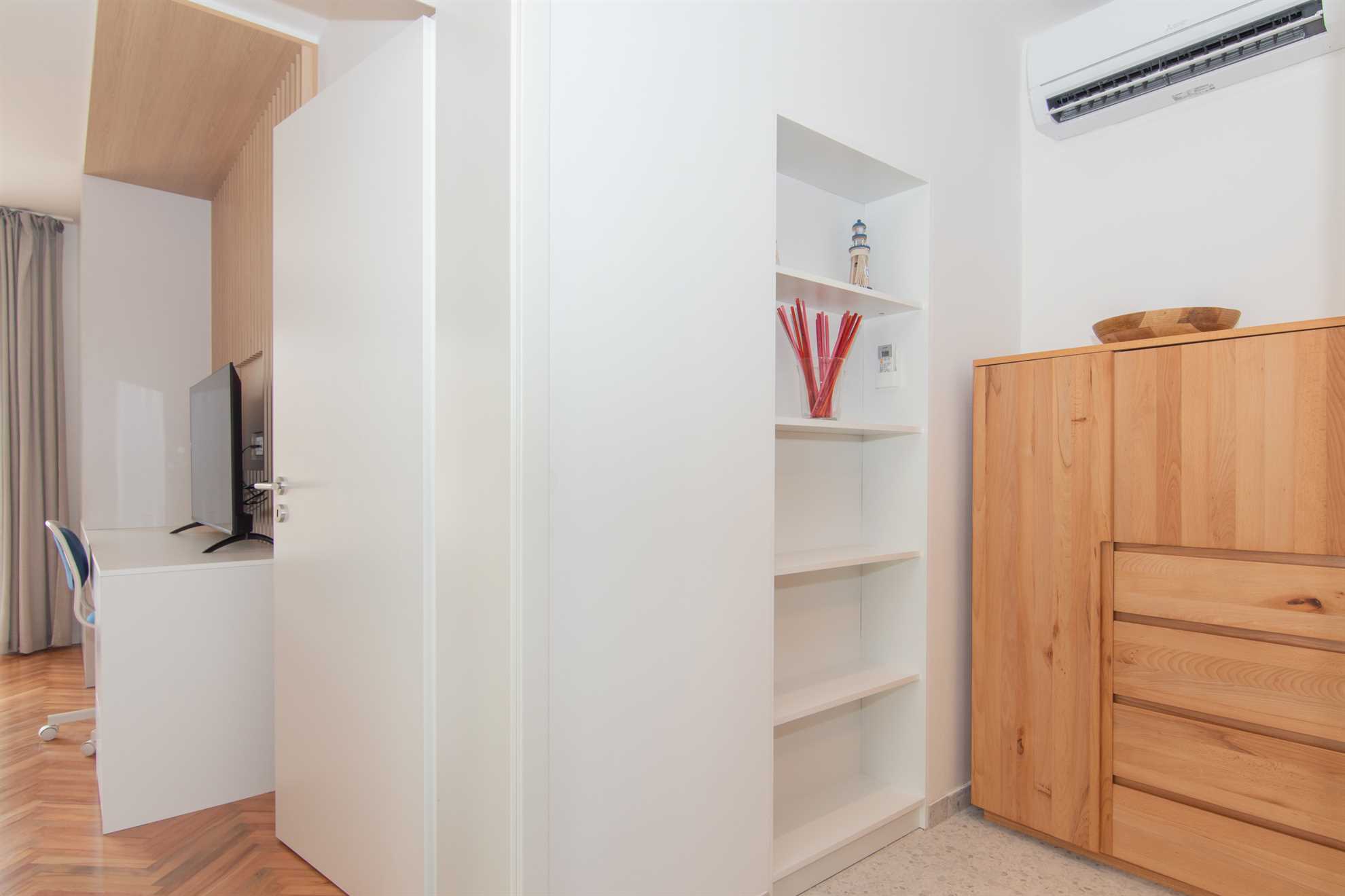 One Bedroom Apartment with terrace Rose Garden