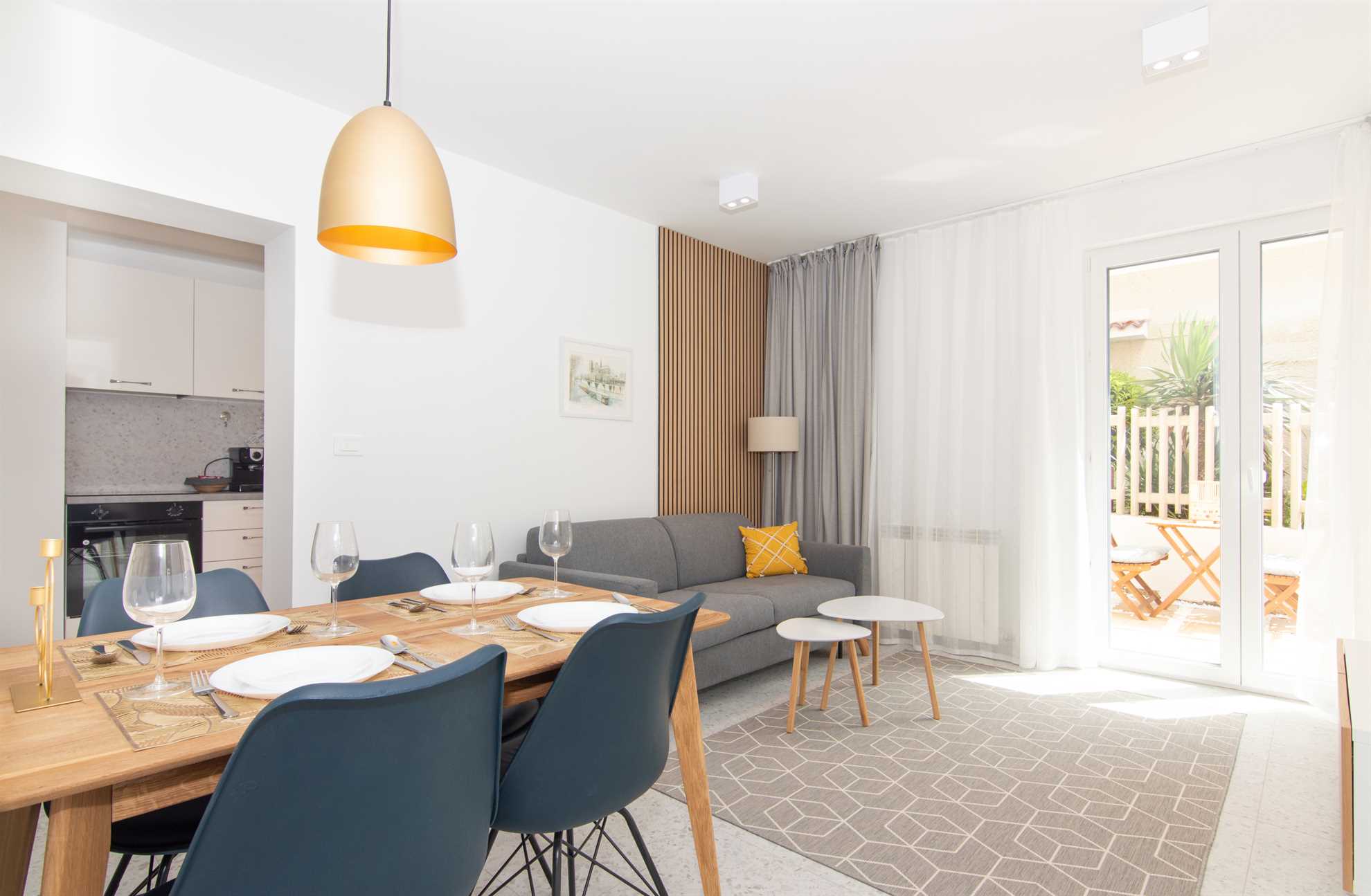 One Bedroom Apartment with terrace Rose Garden