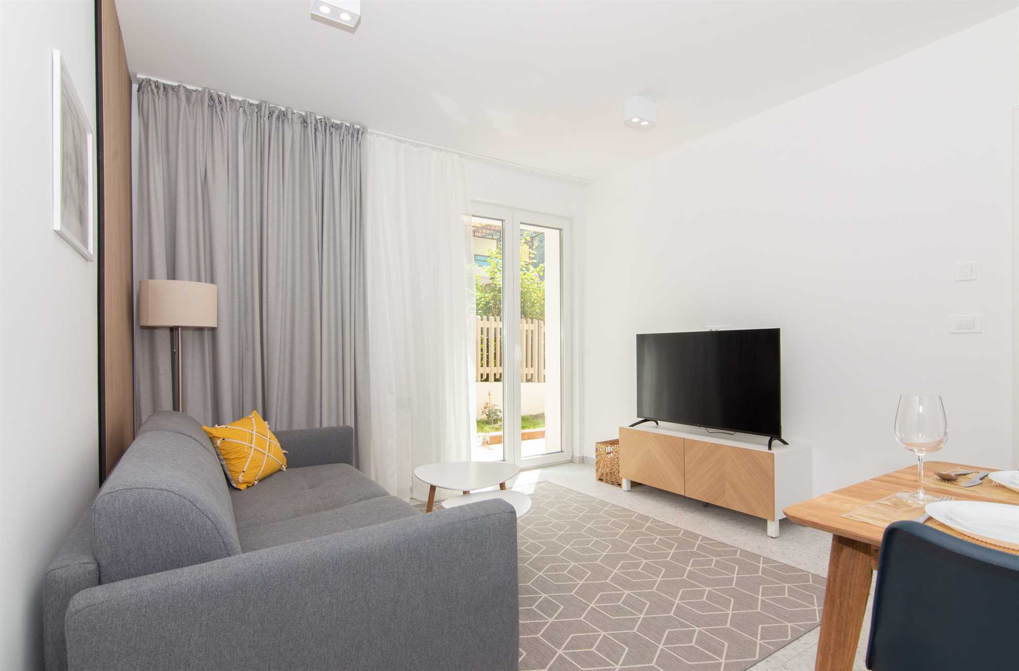 One Bedroom Apartment with terrace Rose Garden
