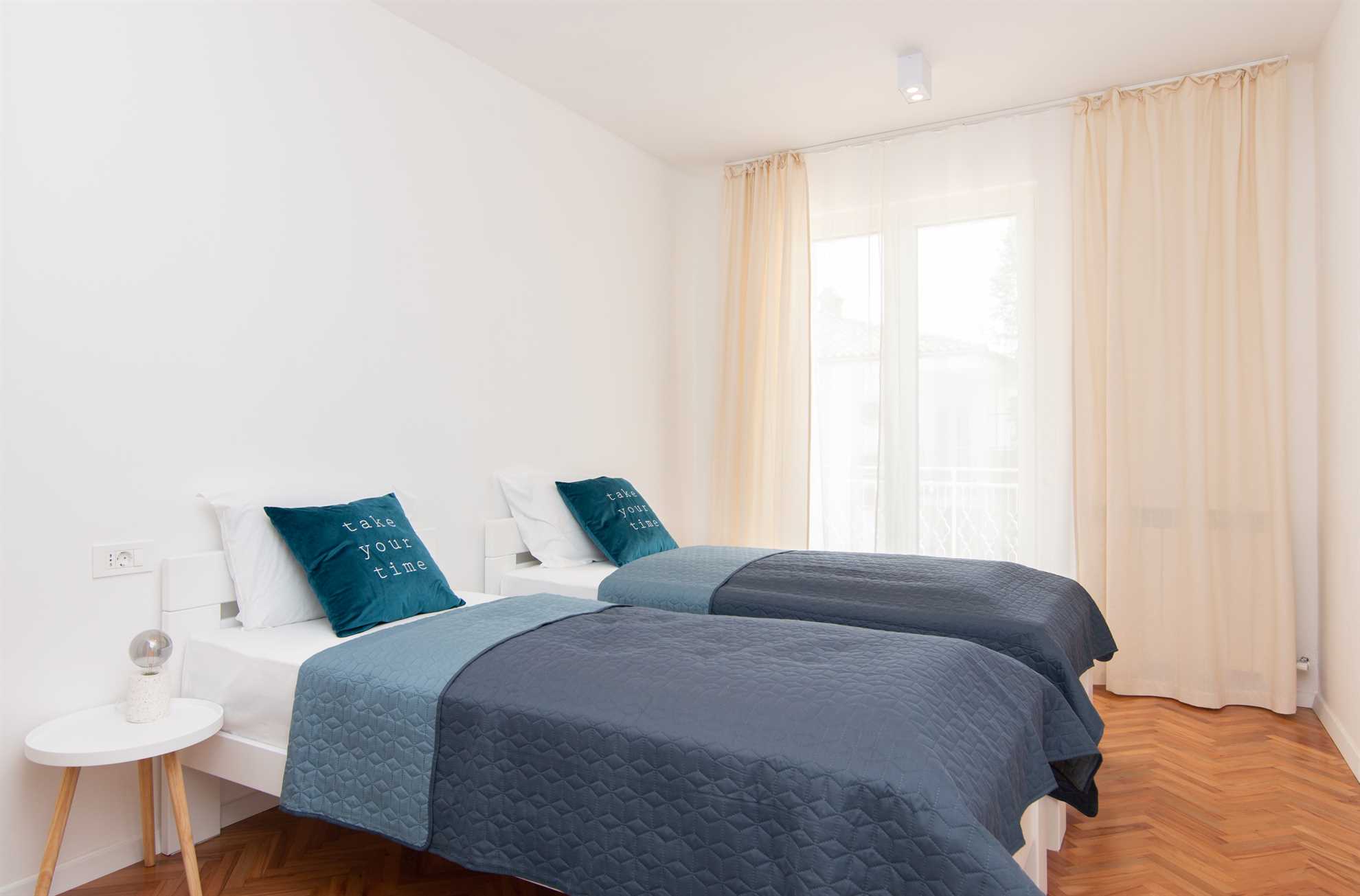 Two Bedroom Apartment with terrace Rose Garden