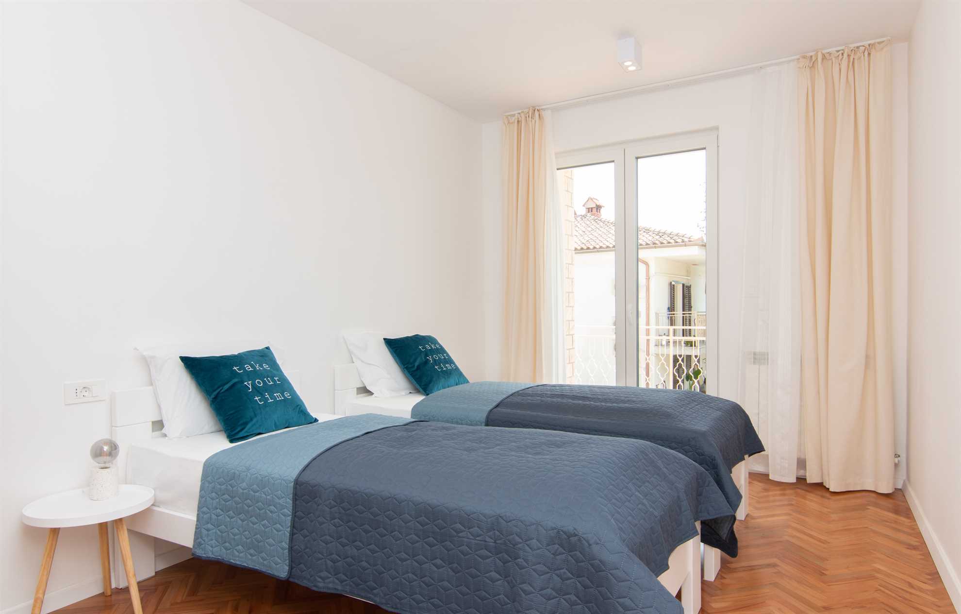 Two Bedroom Apartment with terrace Rose Garden