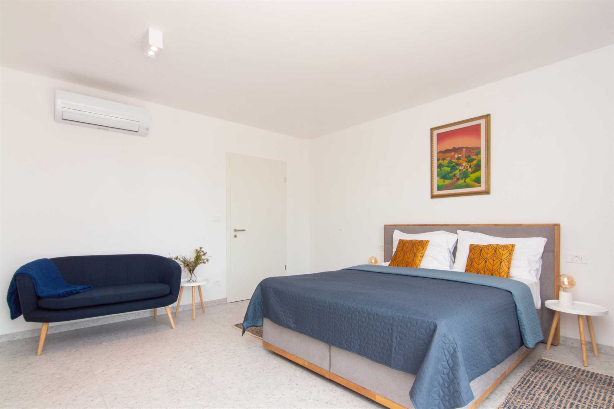 Two Bedroom Apartment with terrace Rose Garden