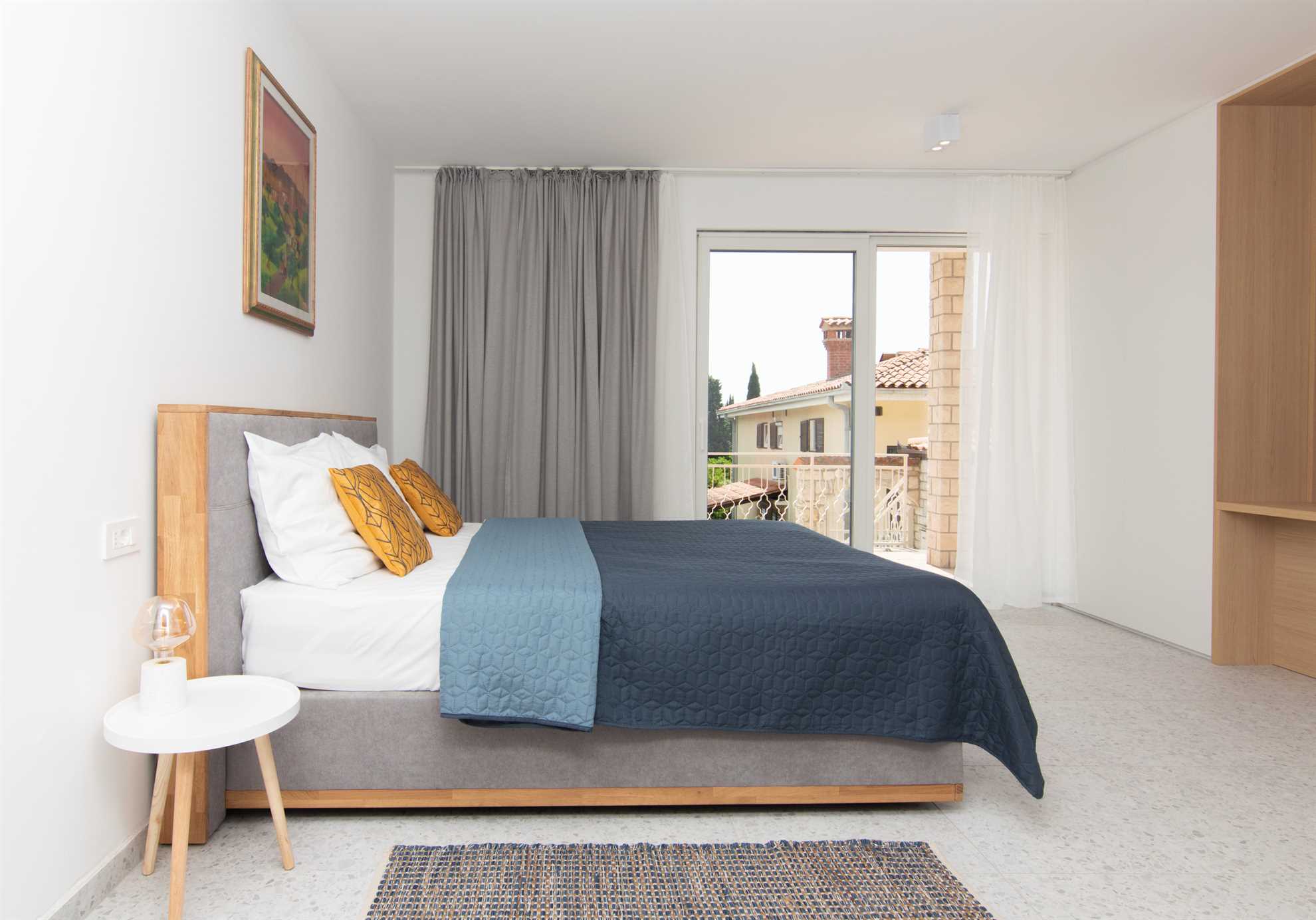 Two Bedroom Apartment with terrace Rose Garden