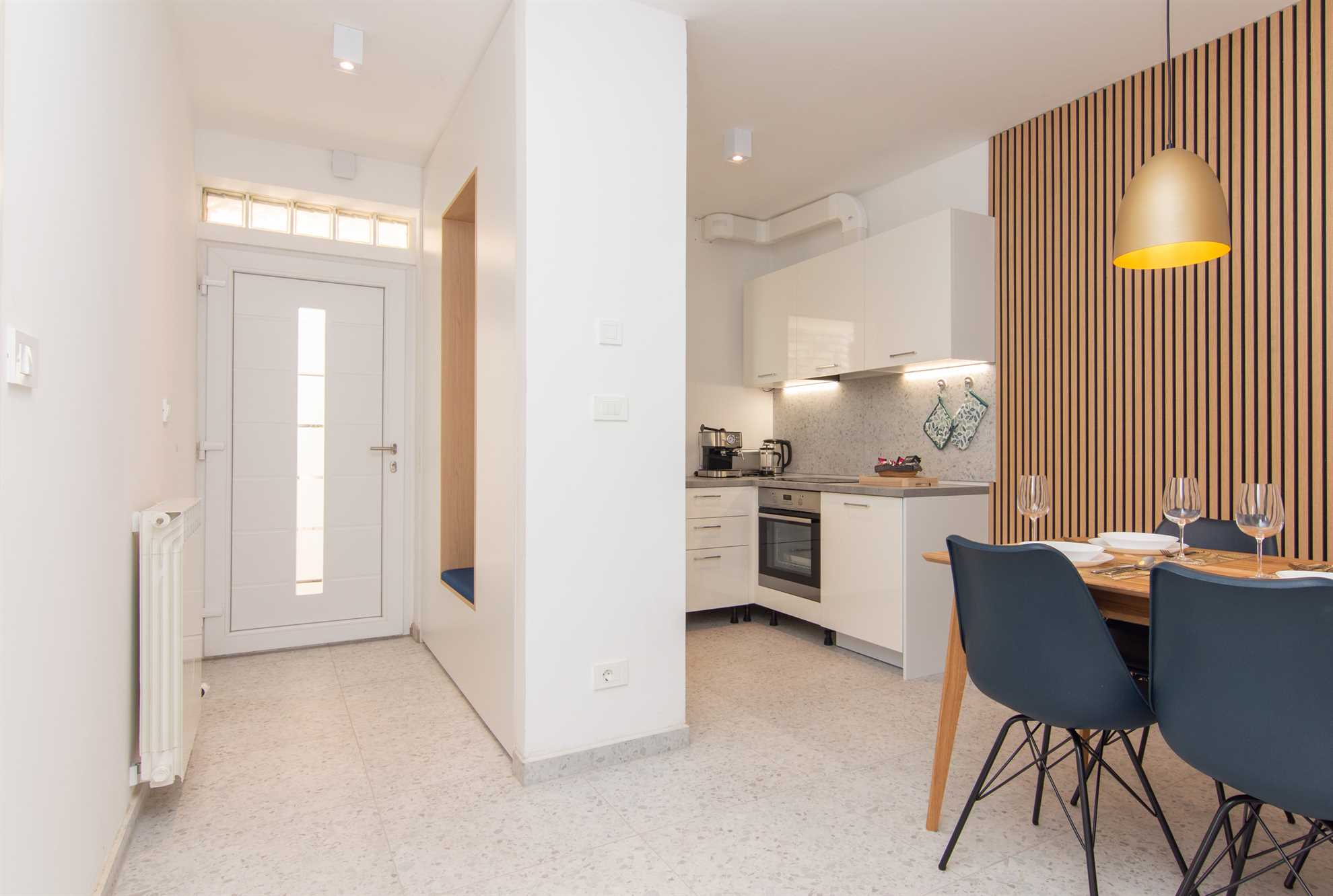 Two Bedroom Apartment with terrace Rose Garden