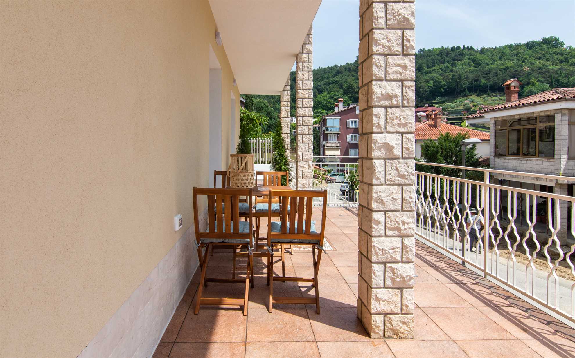 Two Bedroom Apartment with terrace Rose Garden