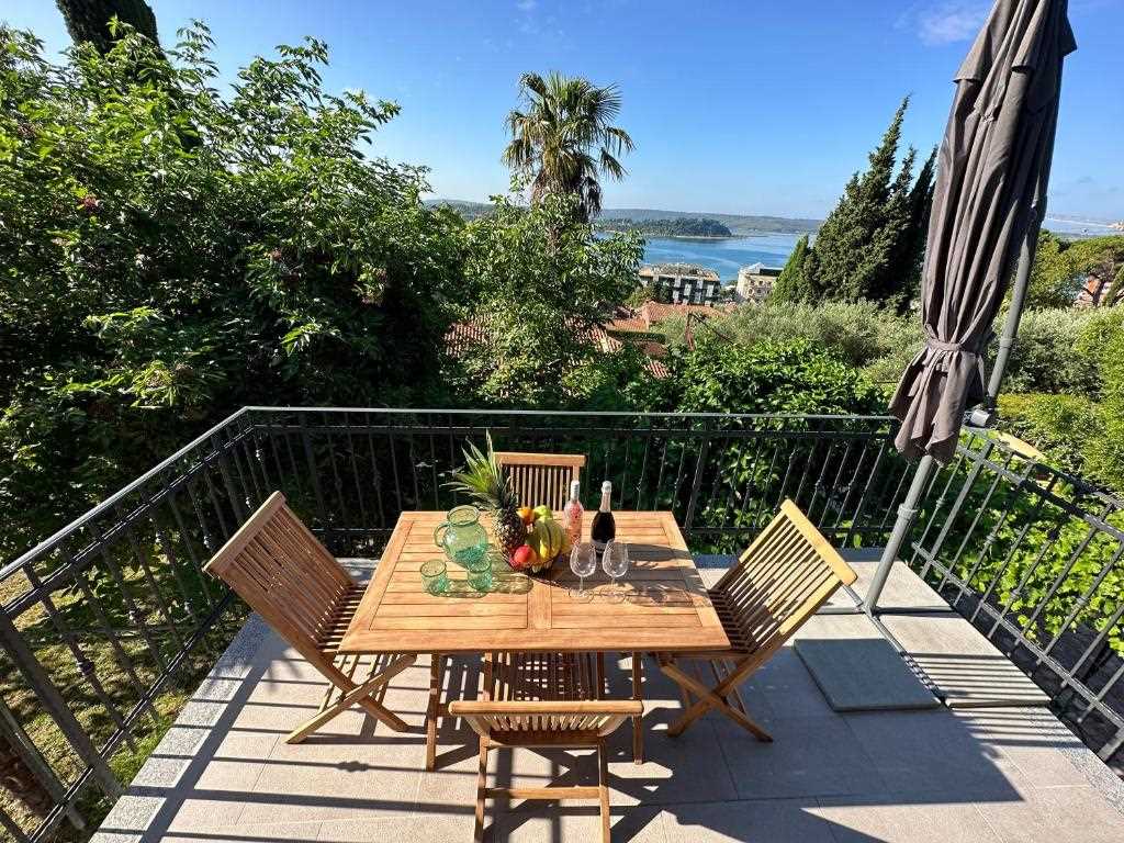 One Bedroom Apartment with Sea View Olivia