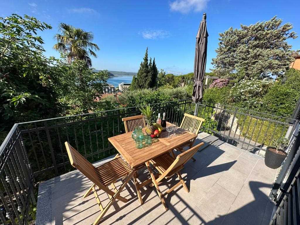 One Bedroom Apartment with Sea View Olivia