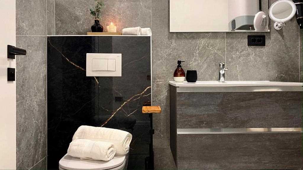 Two Bedroom Apartment with Terrace TANI