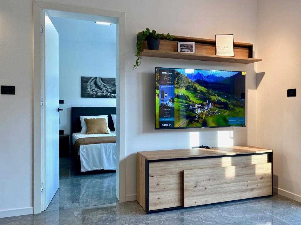 Two Bedroom Apartment with Terrace TANI