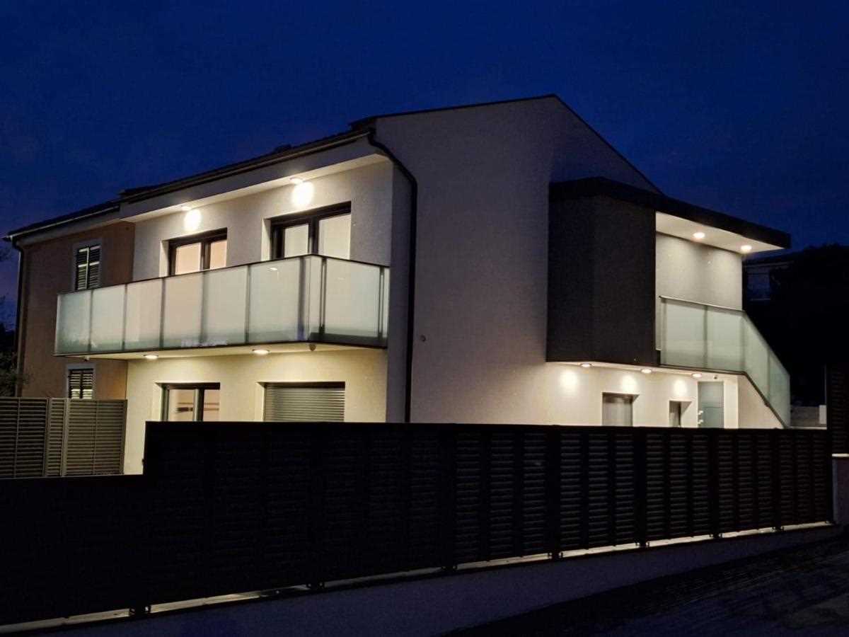 Two Bedroom Apartment with Terrace TANI