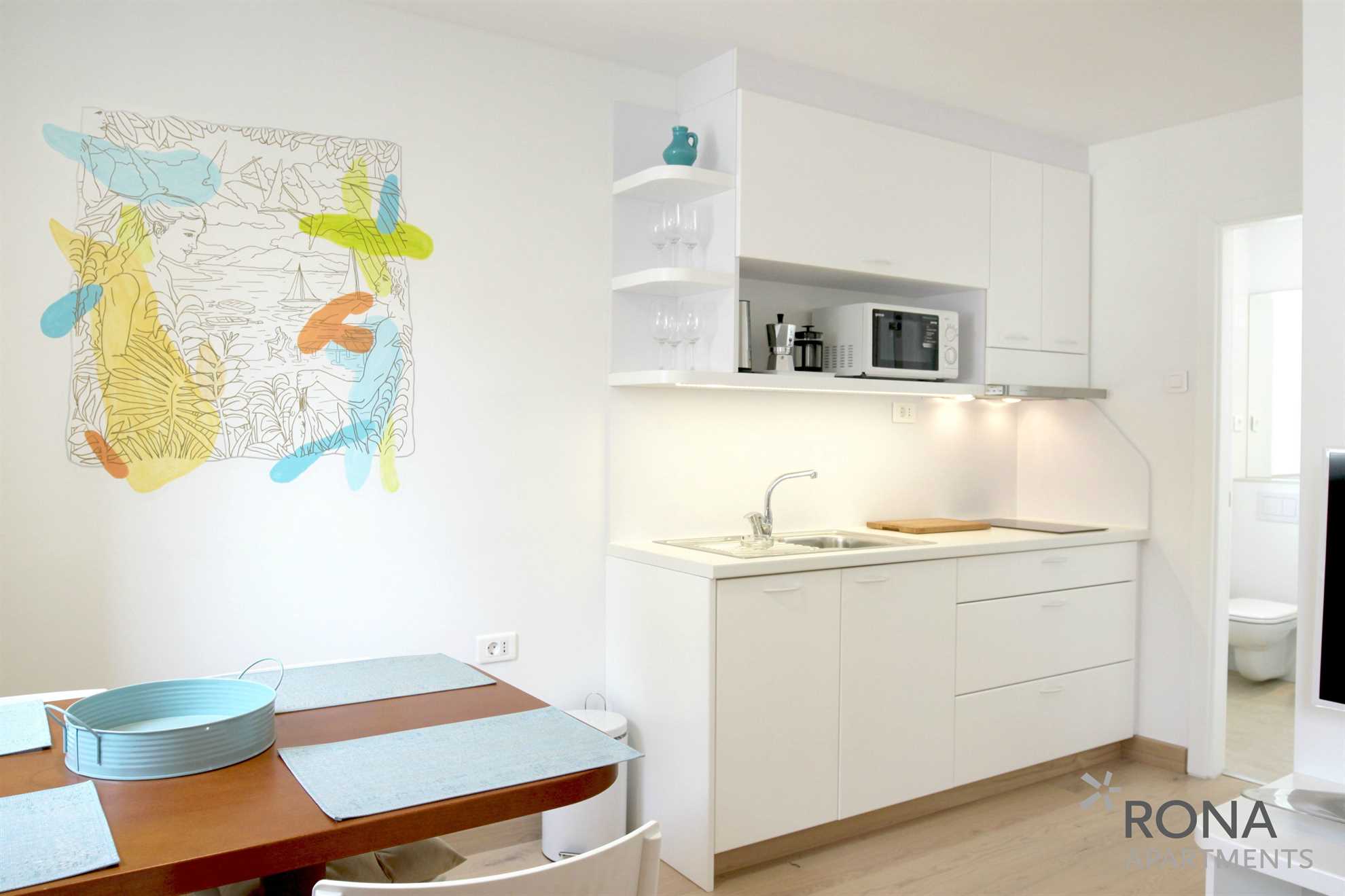 Apartment Ana - Second Floor: Beautiful apartment house on the seaside