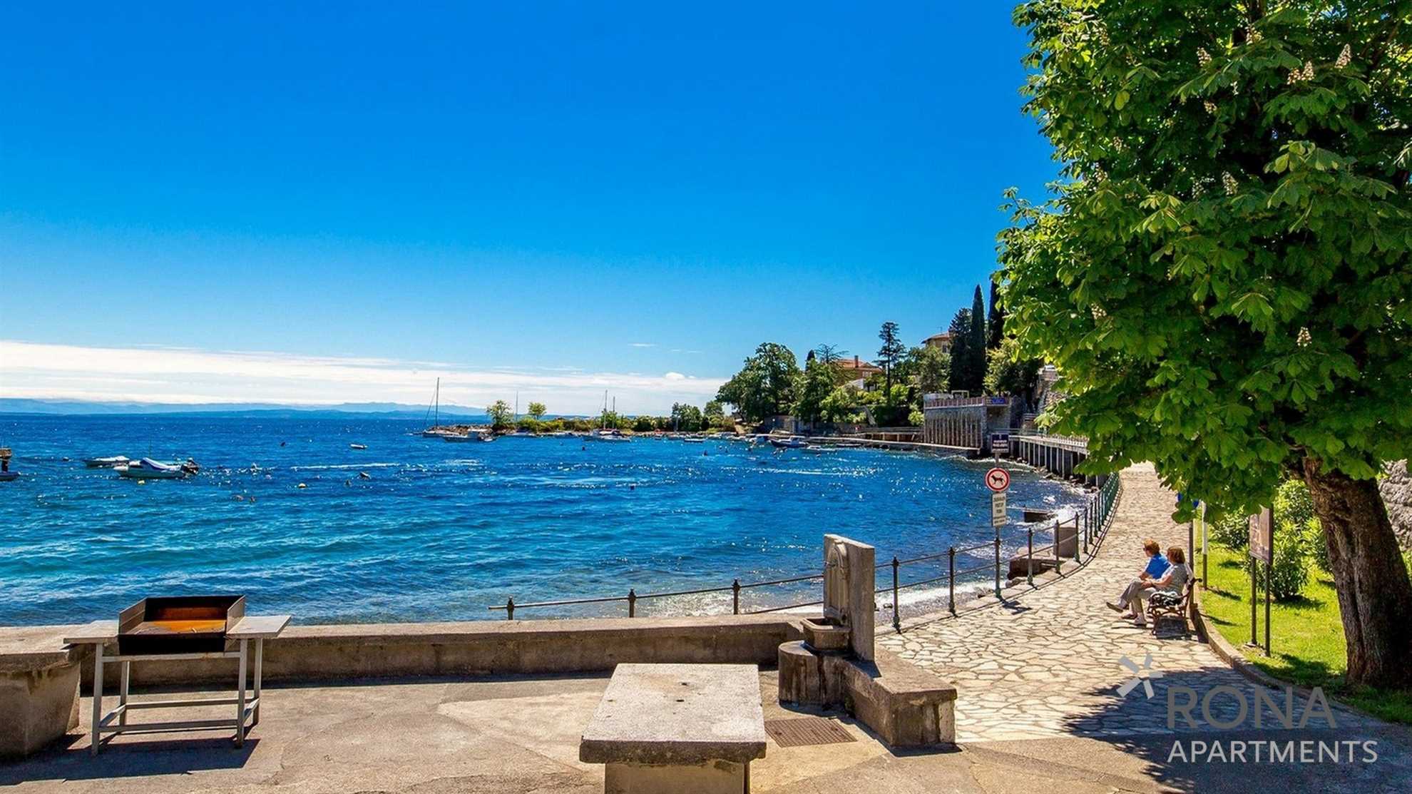 Apartment Tanja - Third Floor: Beautiful apartment house on the seaside