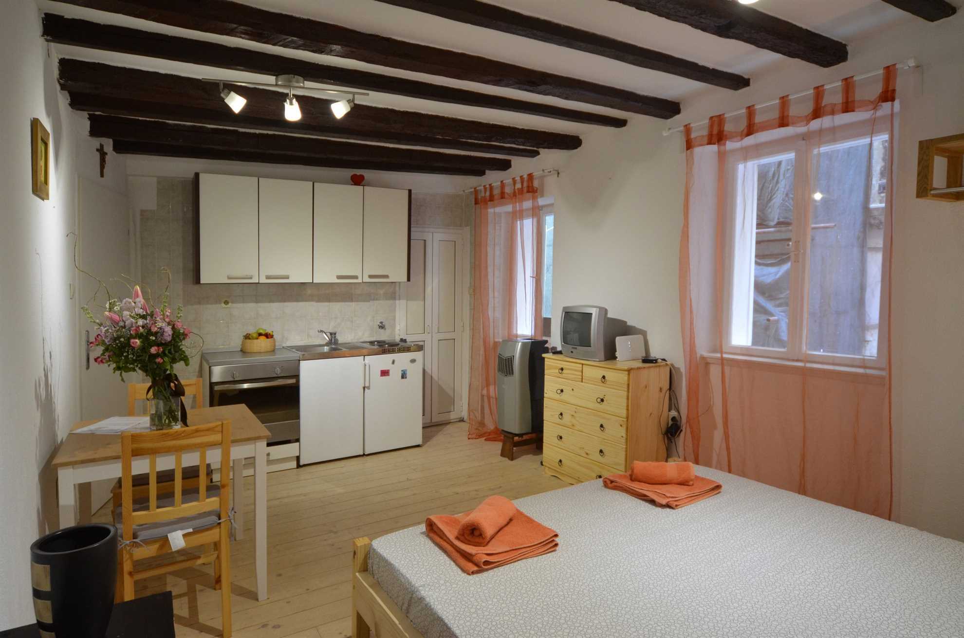 Studio Eli - right in the center