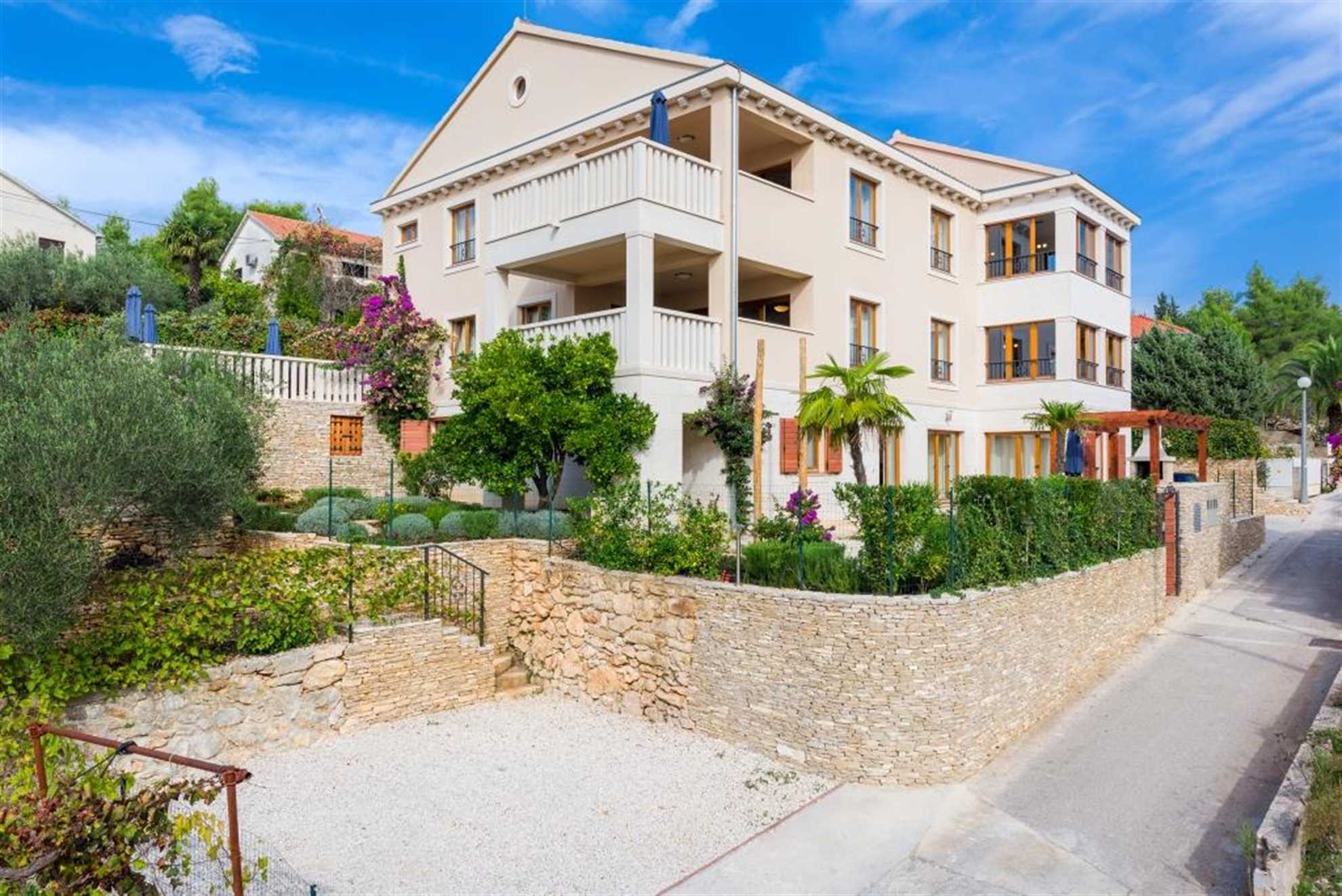 Villa Anna 2F - Best Island vacation - Luxury stay near the beach