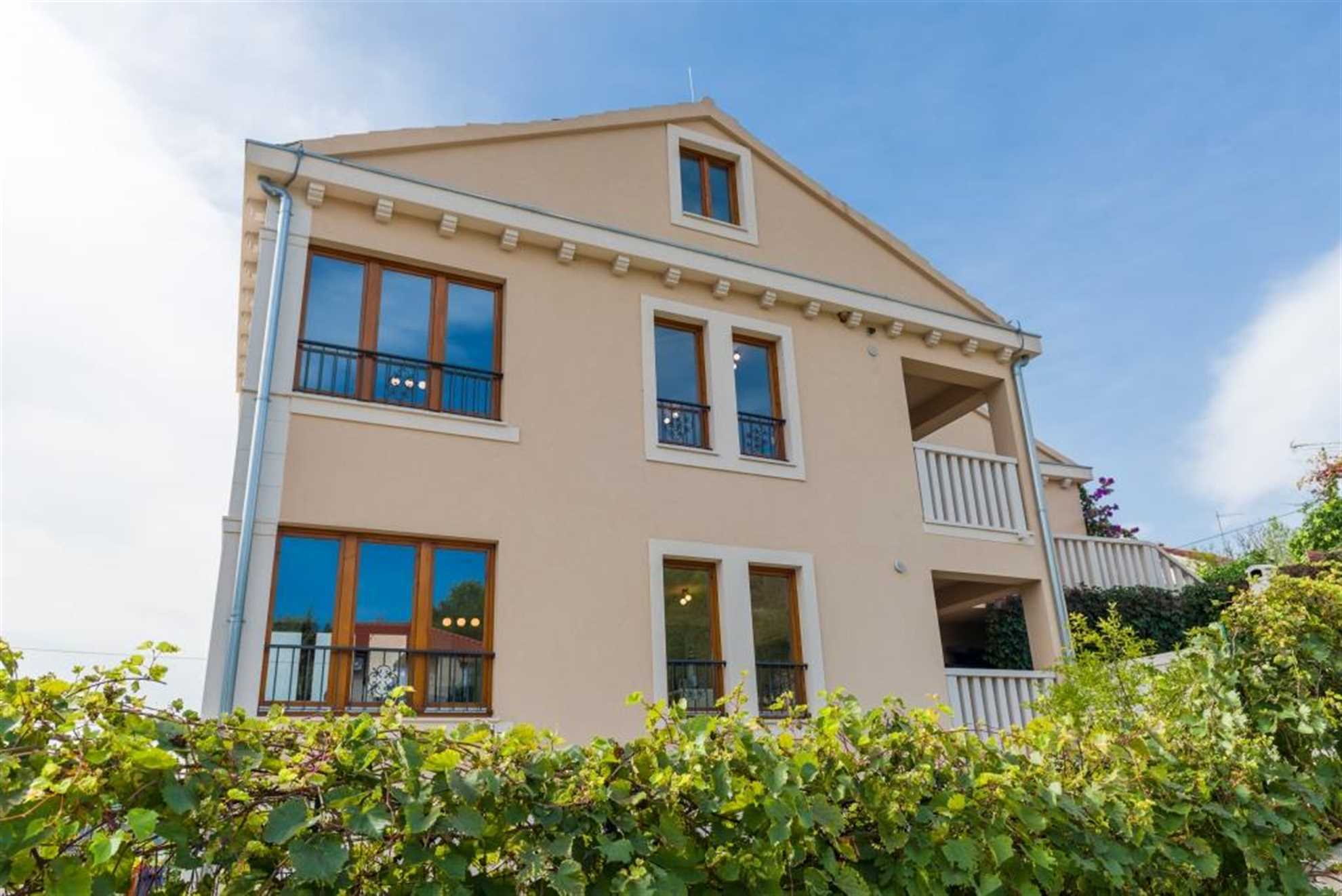 Villa Anna 2F - Best Island vacation - Luxury stay near the beach