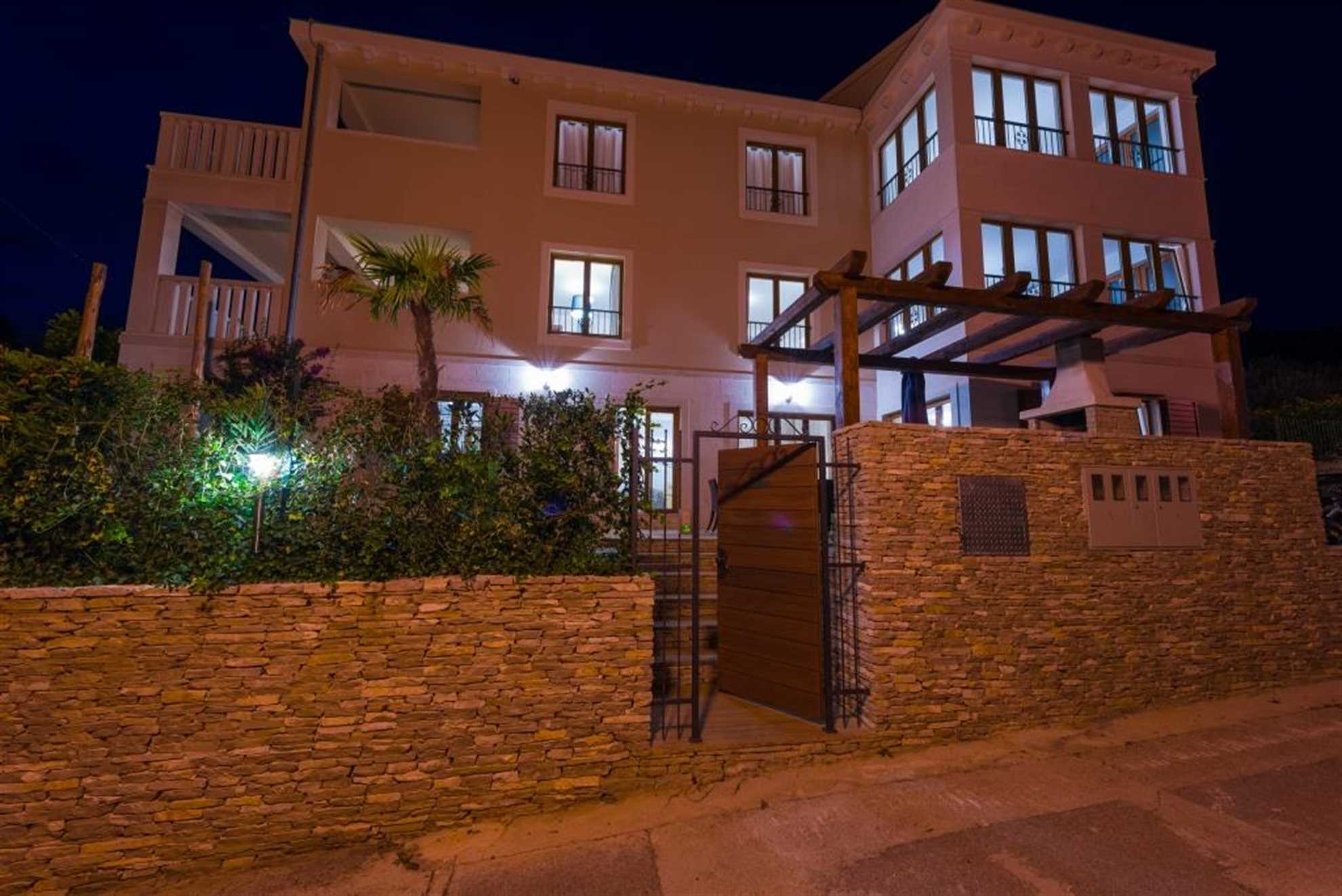 Villa Anna 2F - Best Island vacation - Luxury stay near the beach