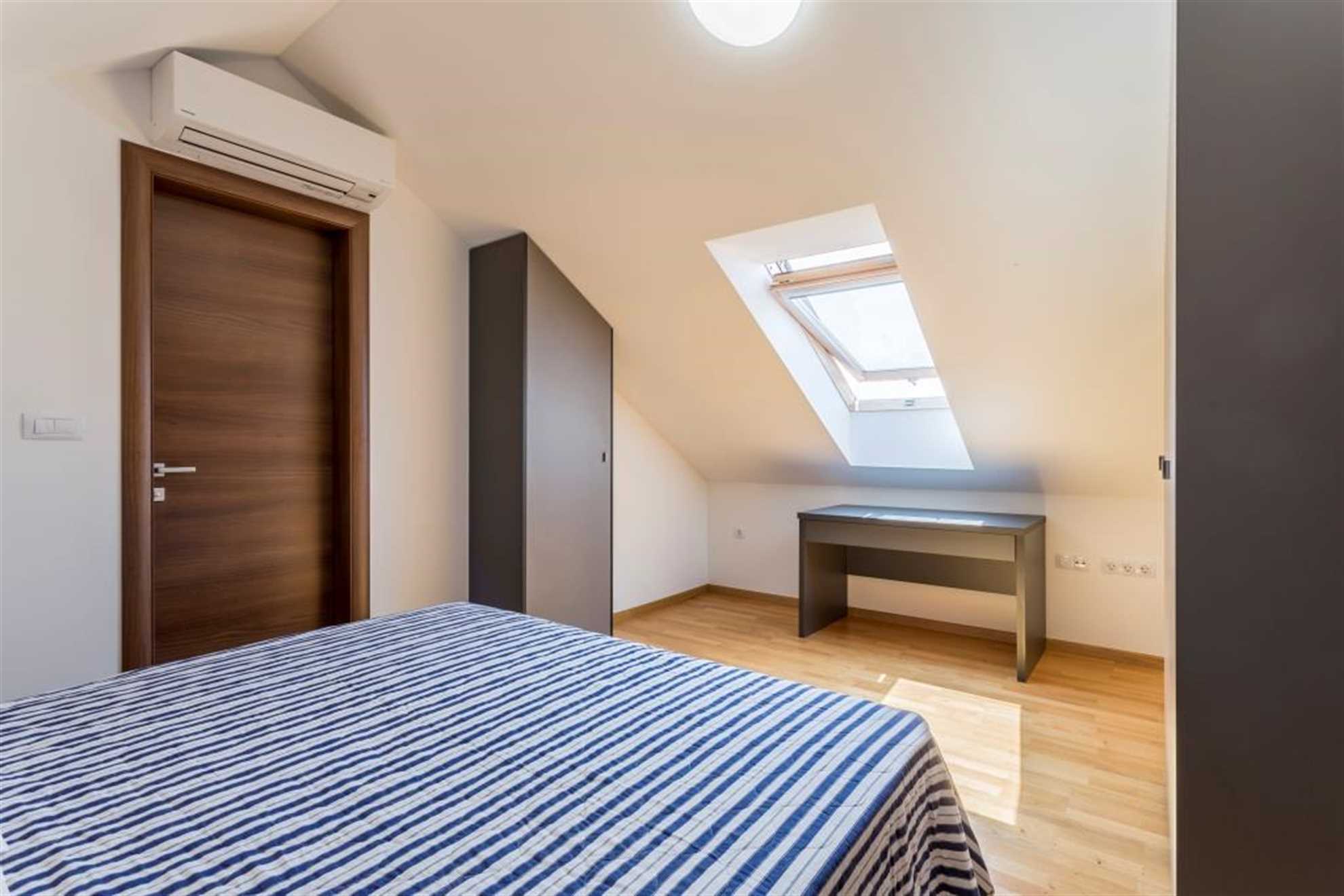 Beach residence with pool and sea view - Penthouse apartment H6