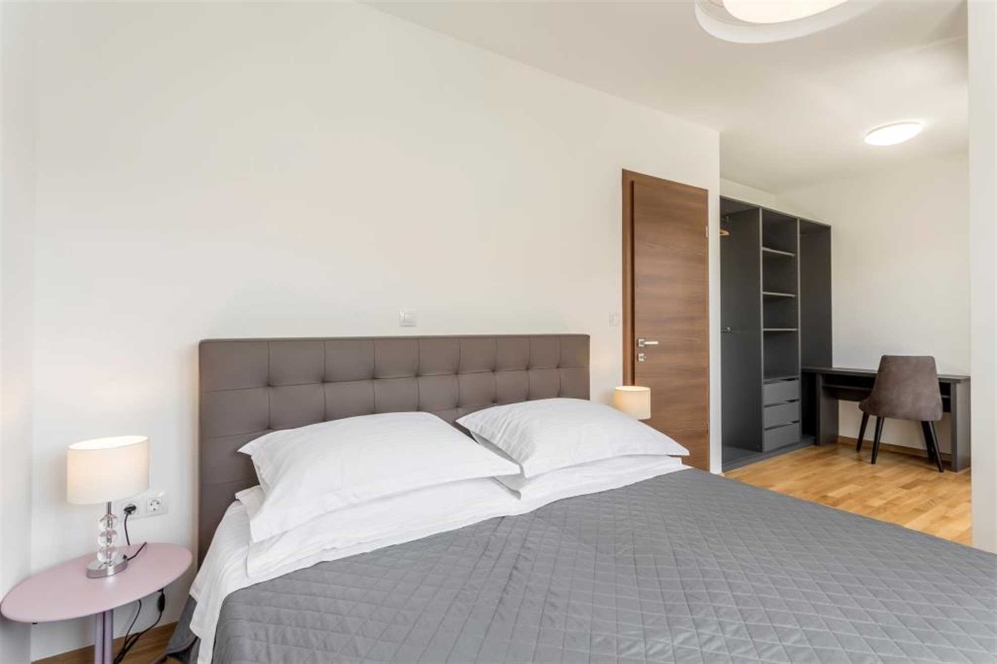 Beach residence with pool and sea view - Penthouse apartment H6