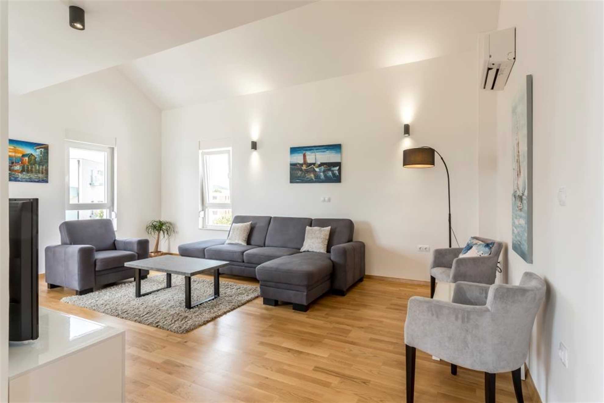 Beach residence with pool and sea view - Penthouse apartment H6