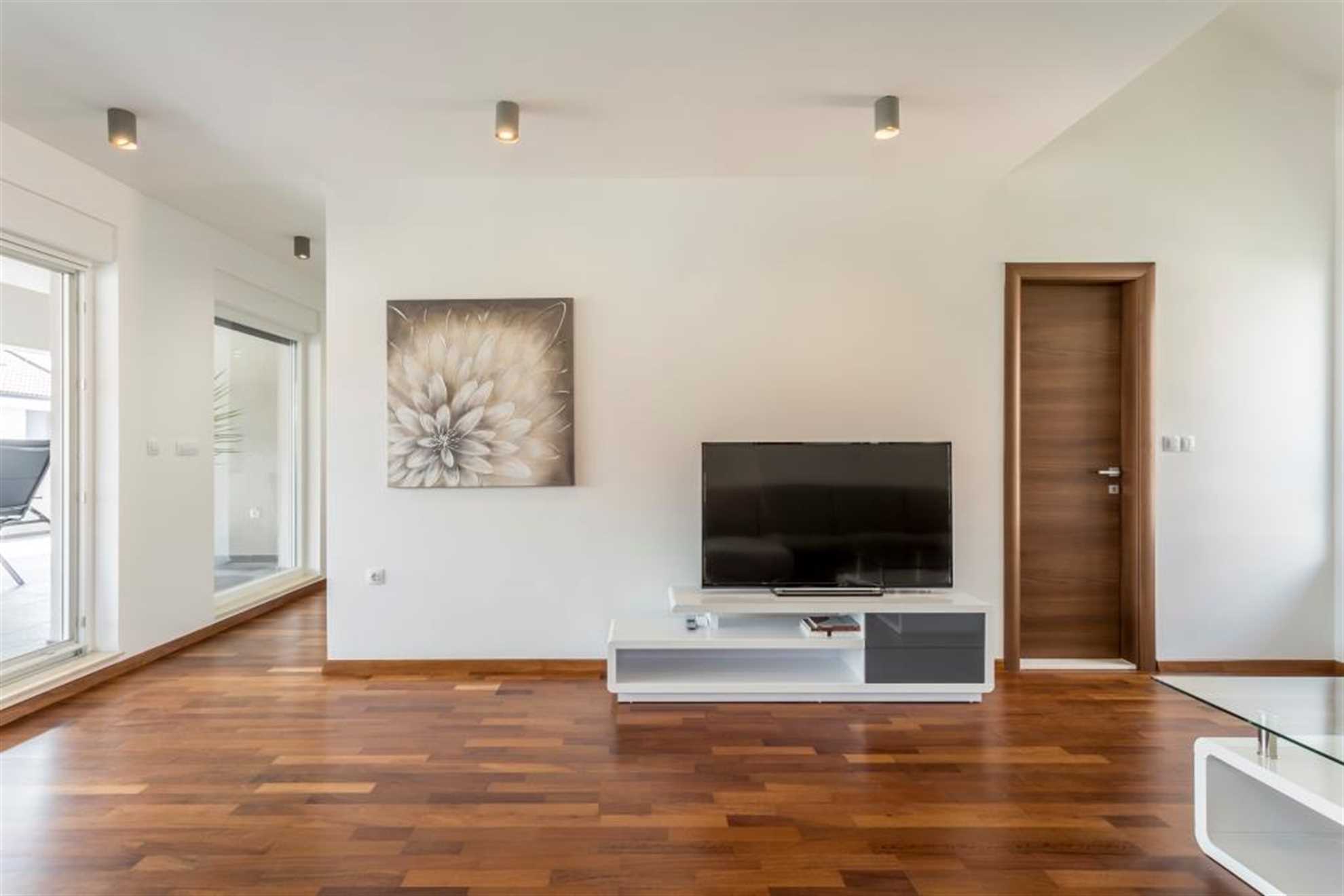 Beach residence with pool and sea view - Penthouse apartment H7
