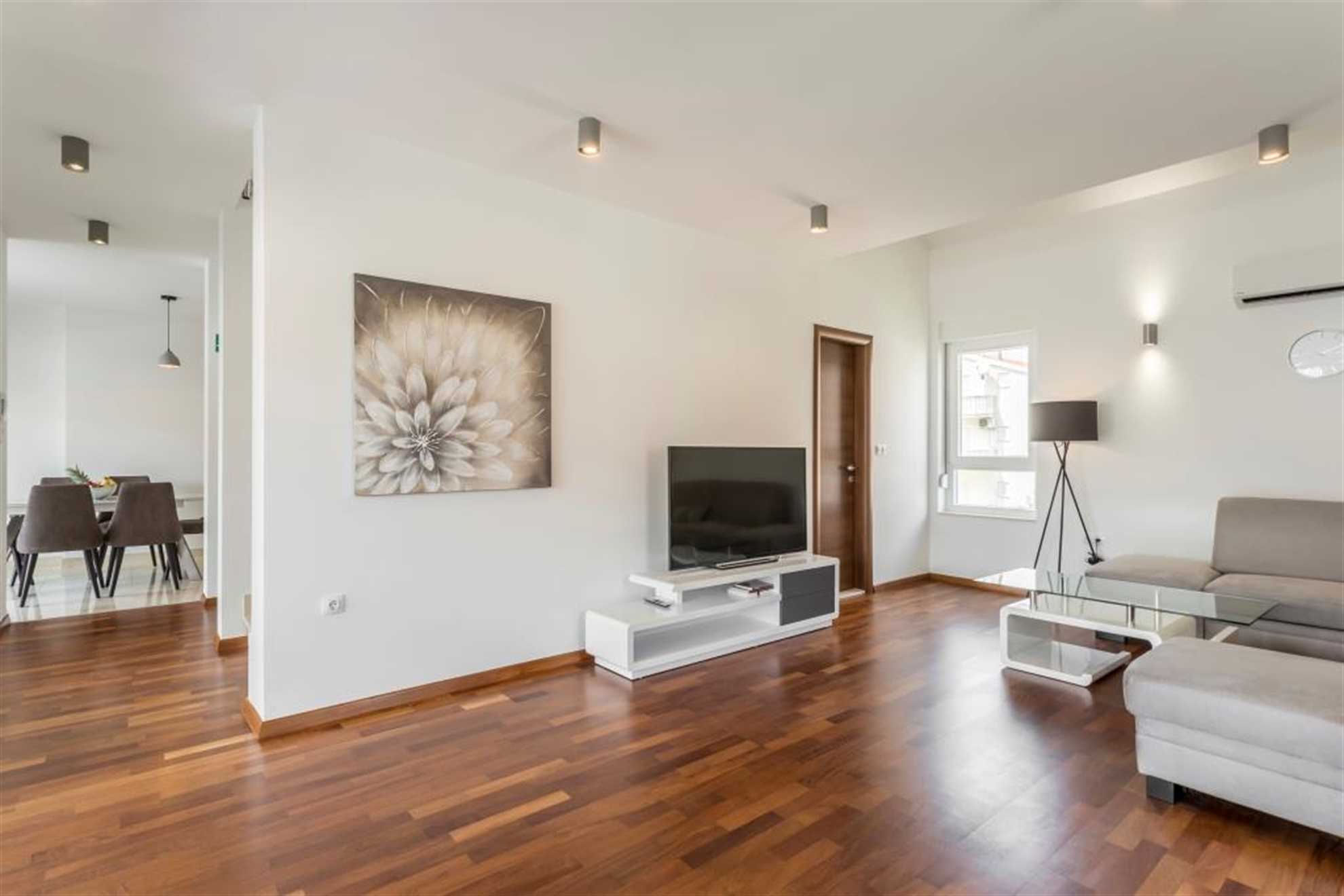 Beach residence with pool and sea view - Penthouse apartment H7
