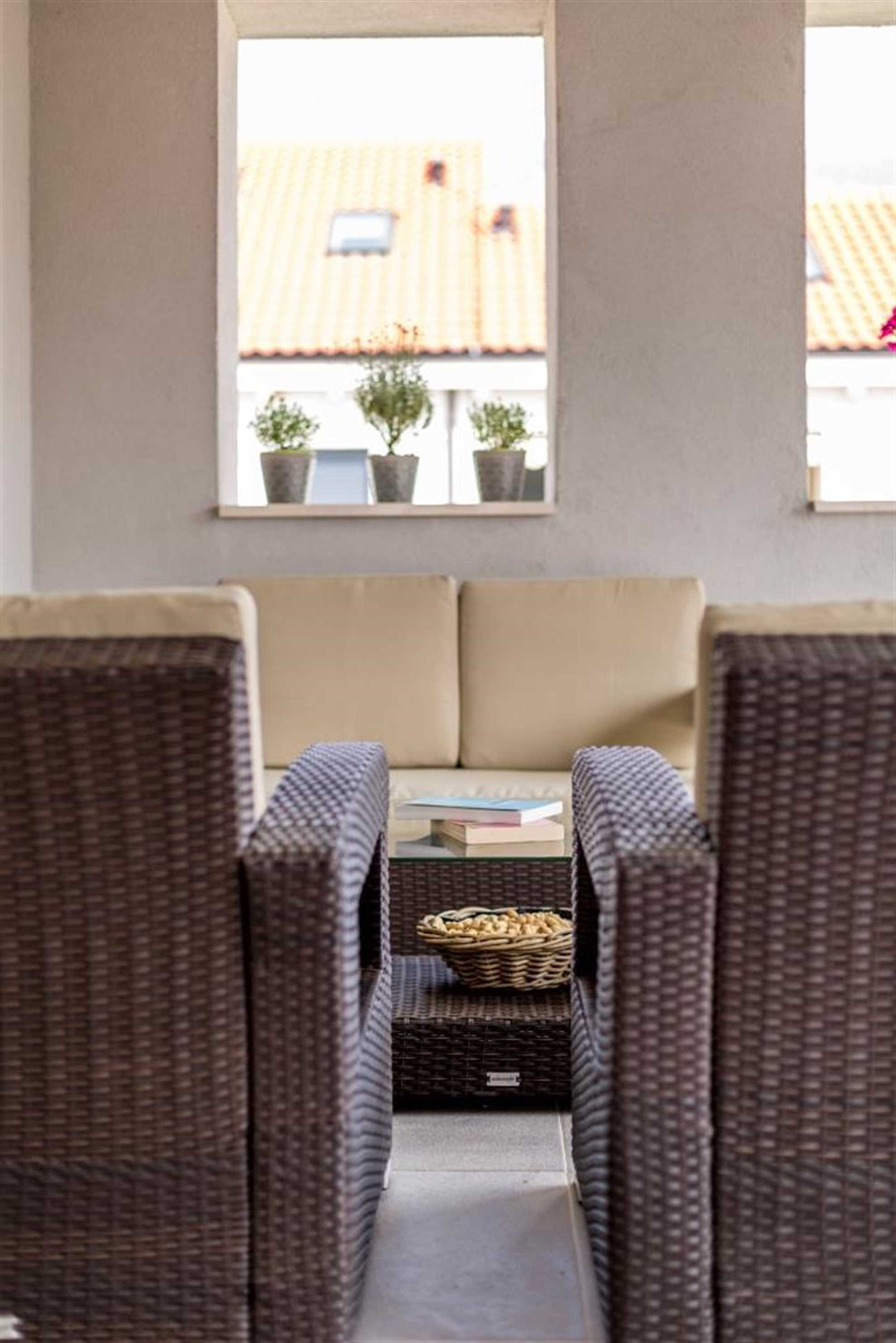 Beach residence with pool and sea view - Penthouse apartment H7