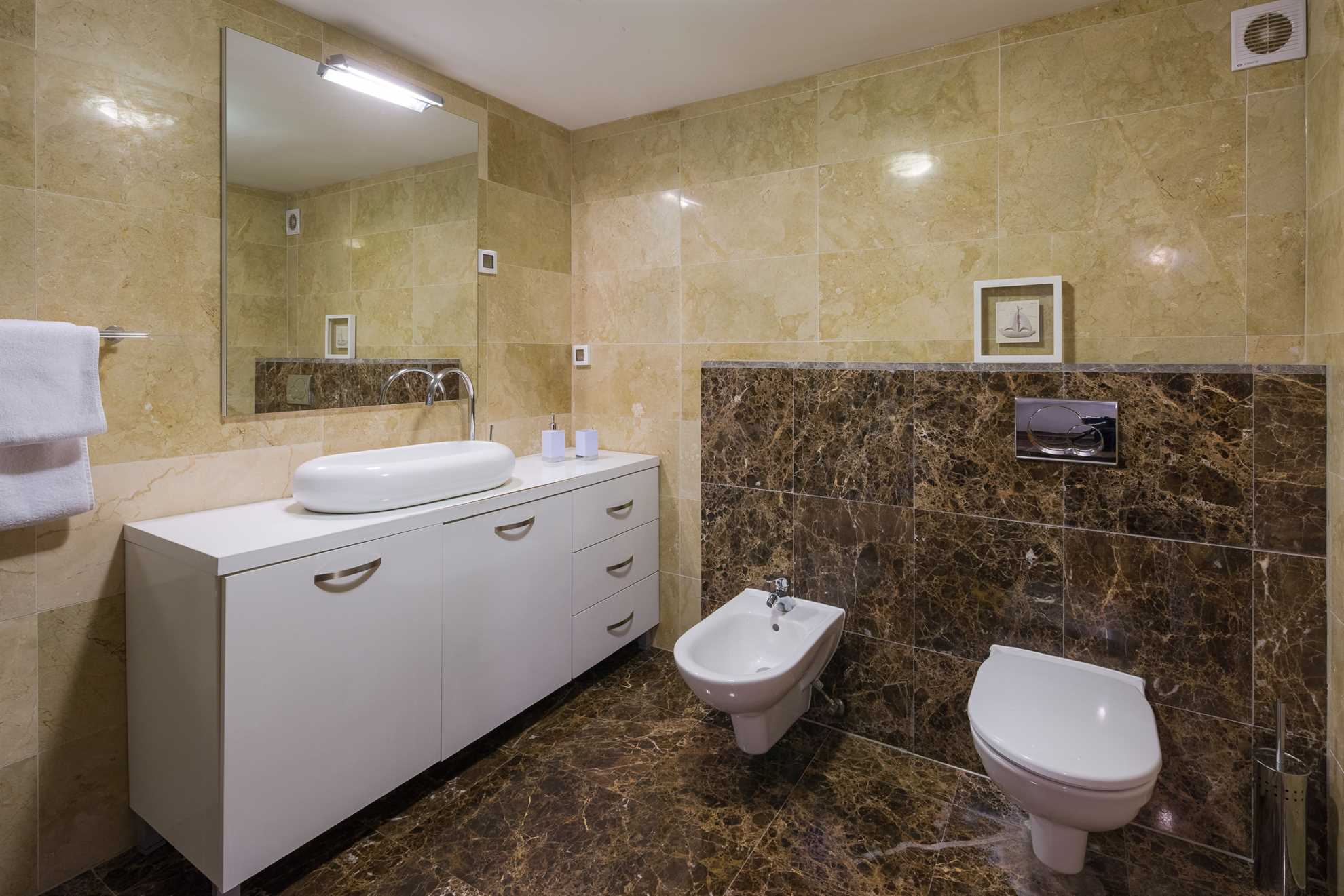 Villa Anna GF - Best Island vacation - Luxury stay near the beach
