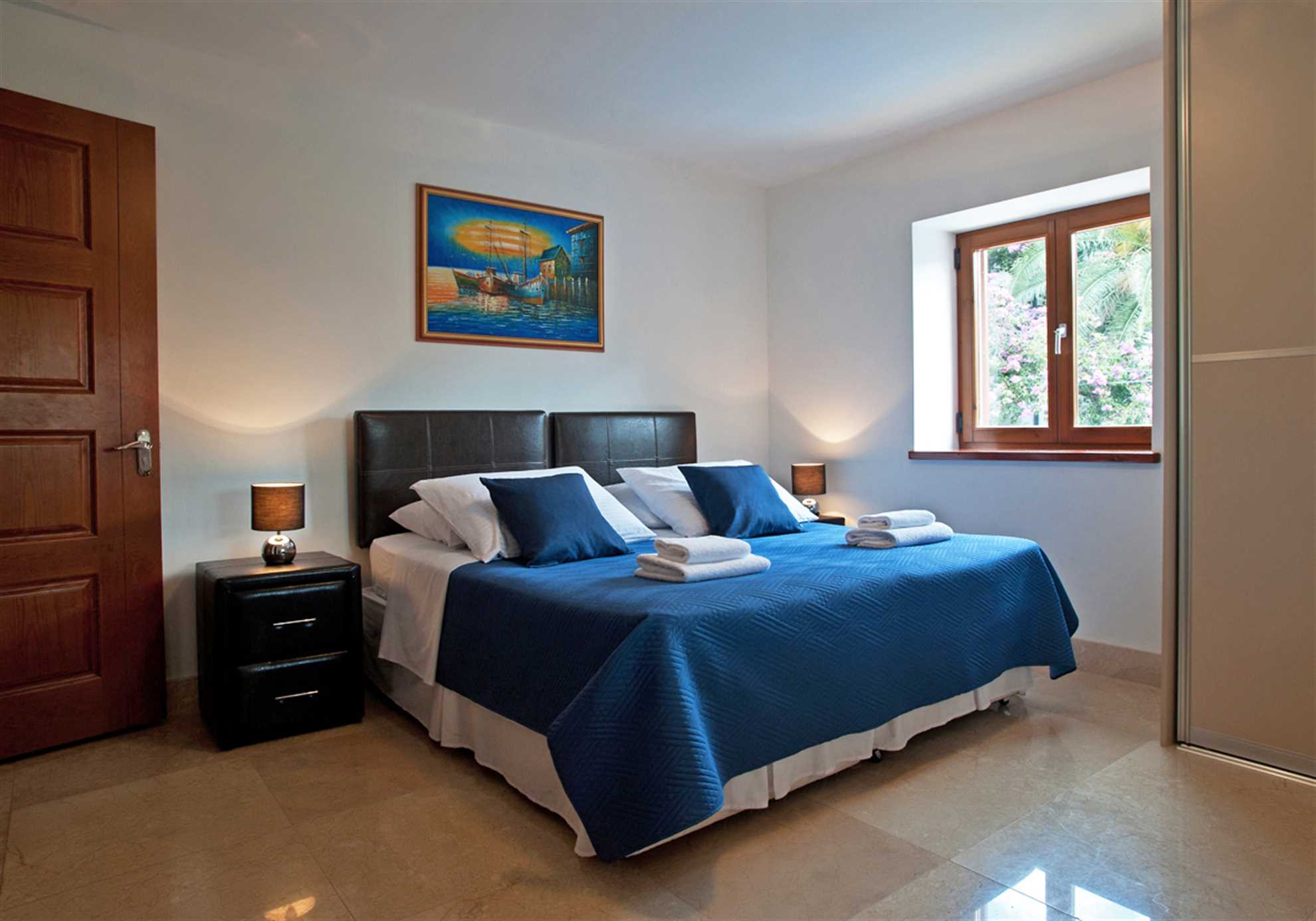 Villa Anna GF - Best Island vacation - Luxury stay near the beach