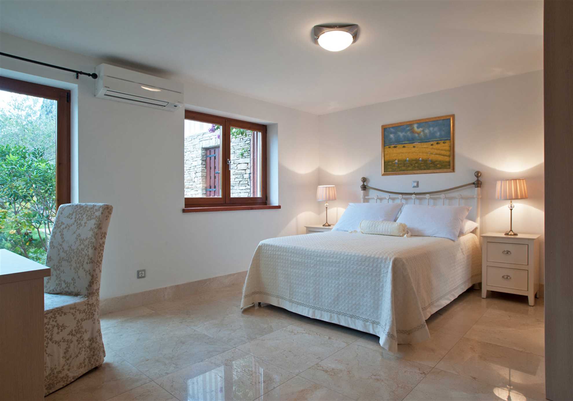 Villa Anna GF - Best Island vacation - Luxury stay near the beach
