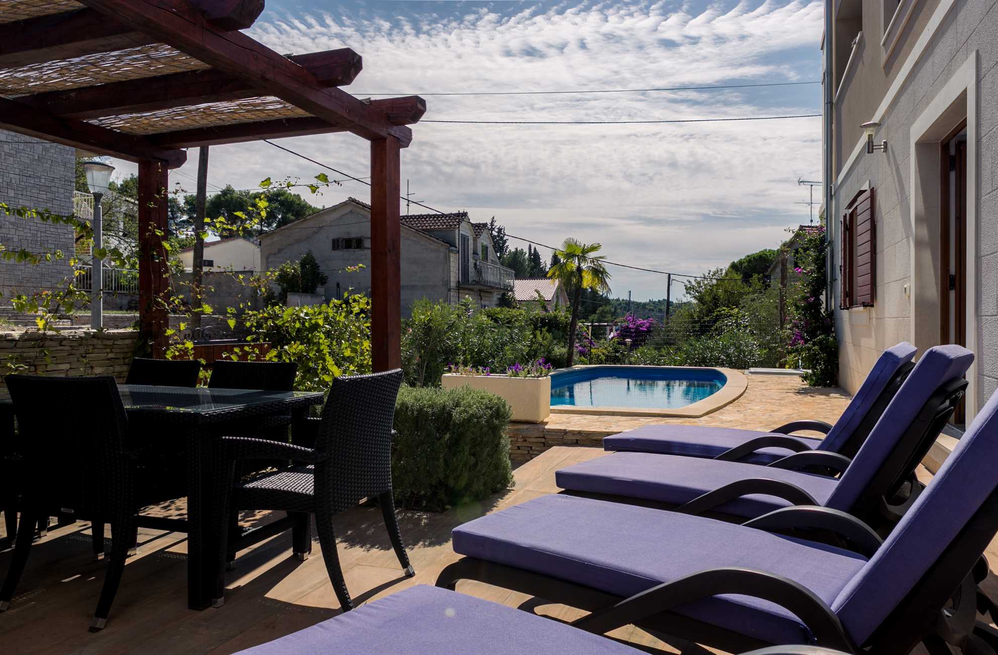 Villa Anna GF - Best Island vacation - Luxury stay near the beach