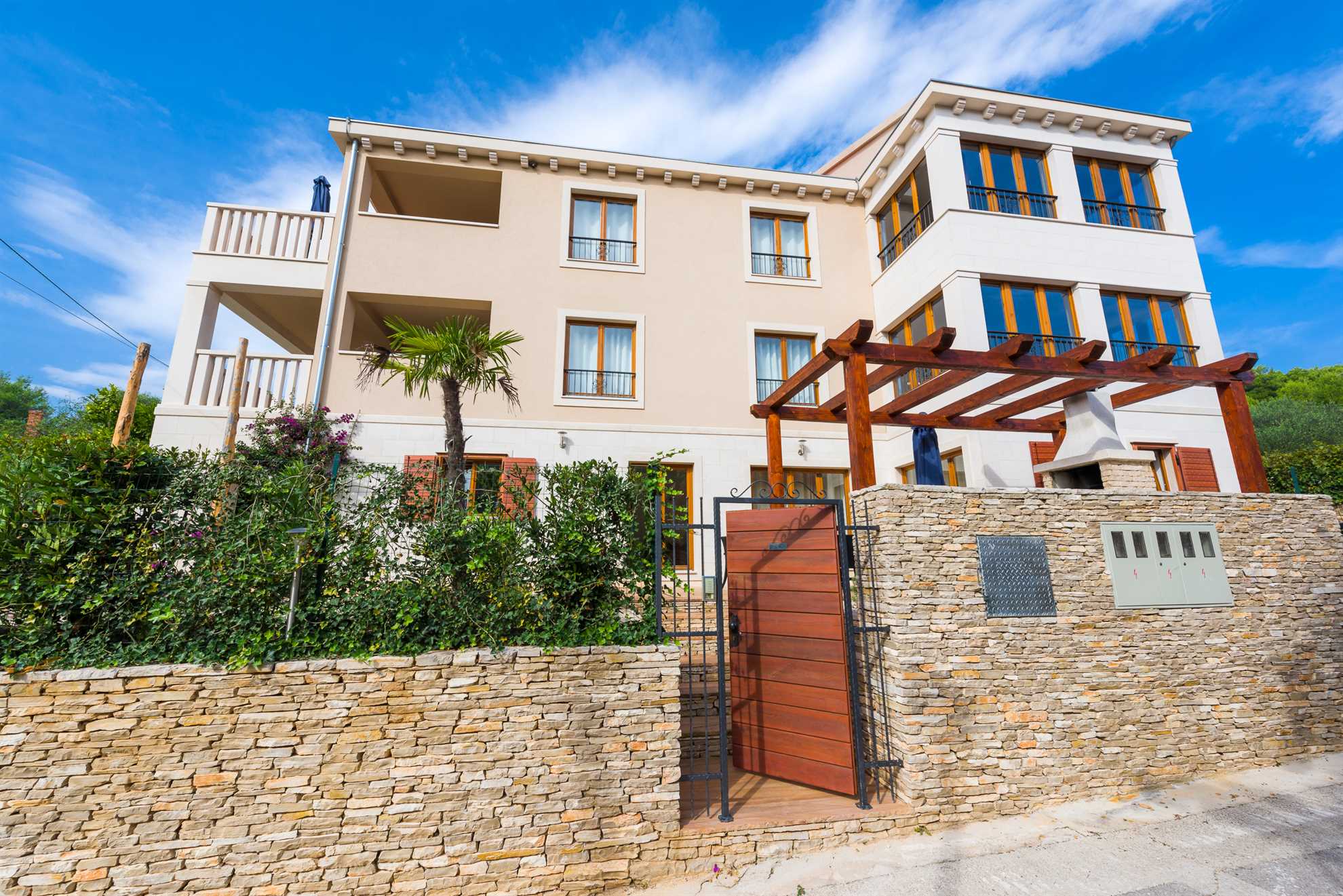 Villa Anna GF - Best Island vacation - Luxury stay near the beach