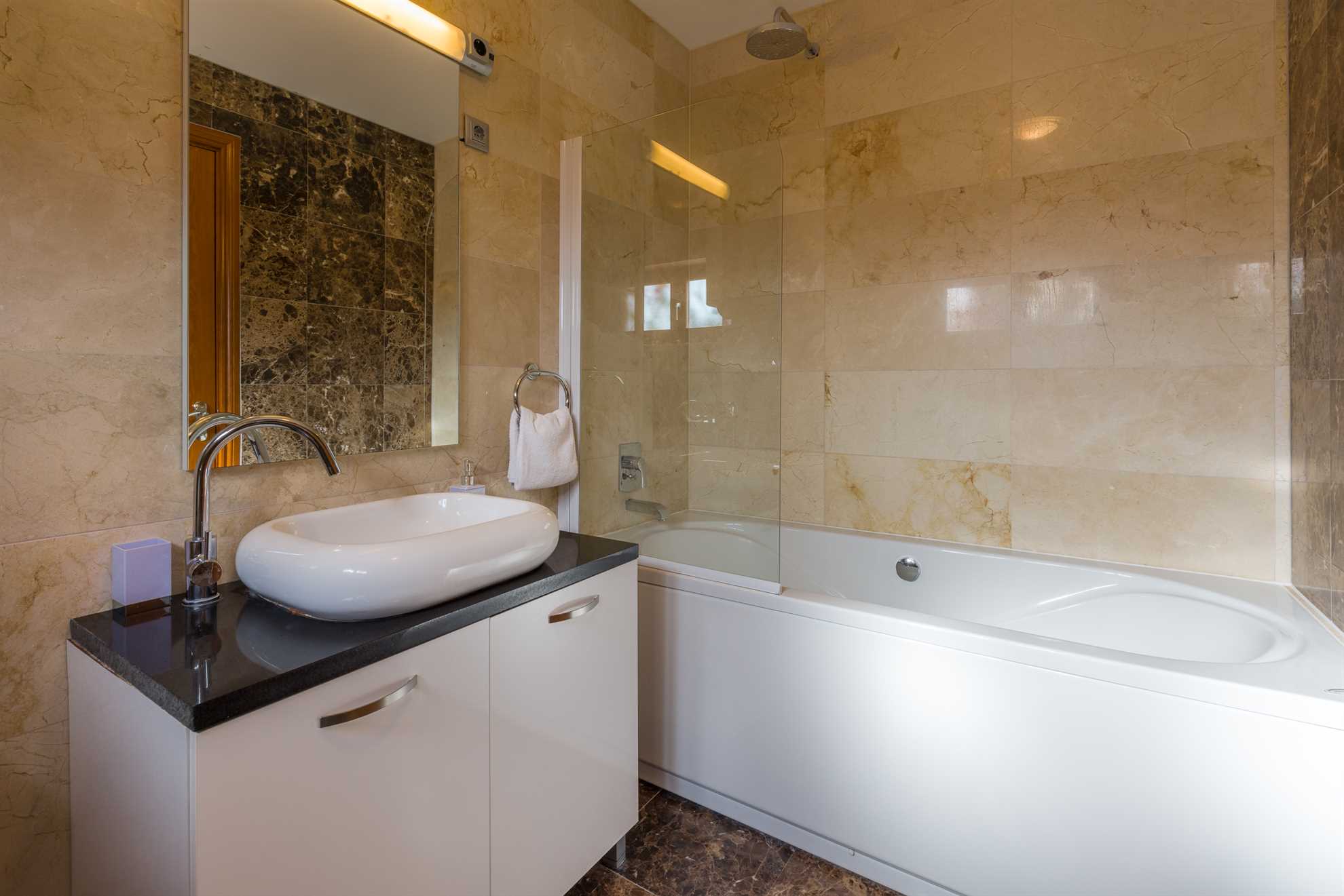 Villa Anna 1F - Best Island vacation - Luxury stay near the beach