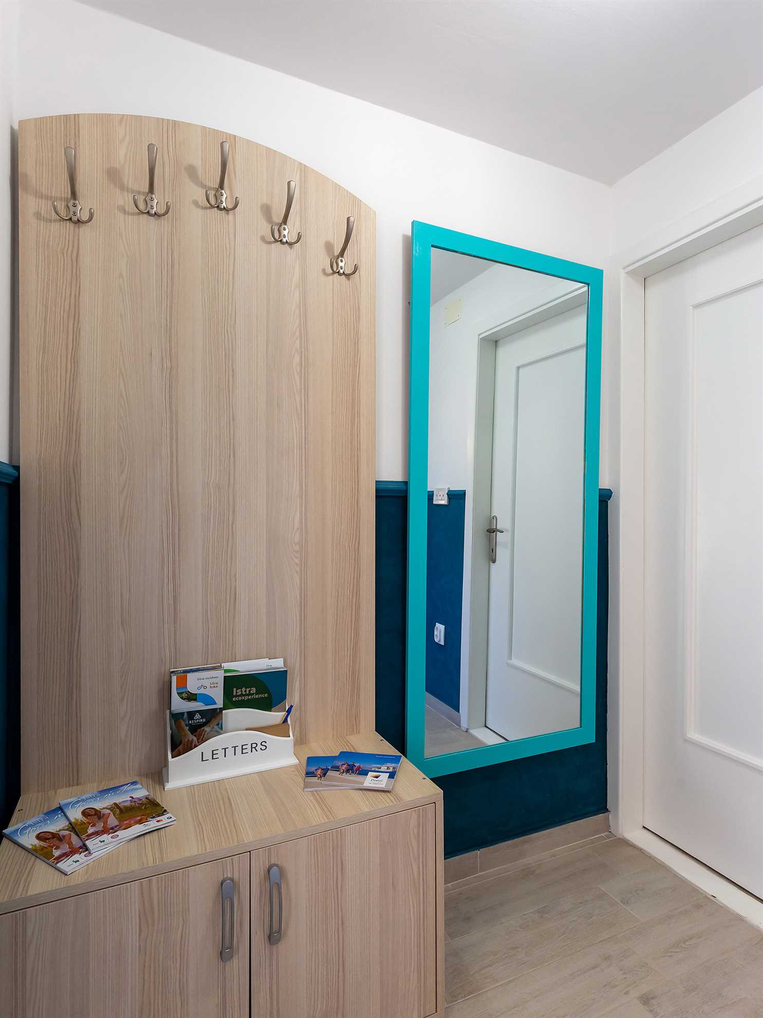 Apartment Nik, whirpool on terrace, BBC, garden, sun loungers, parking, near sea
