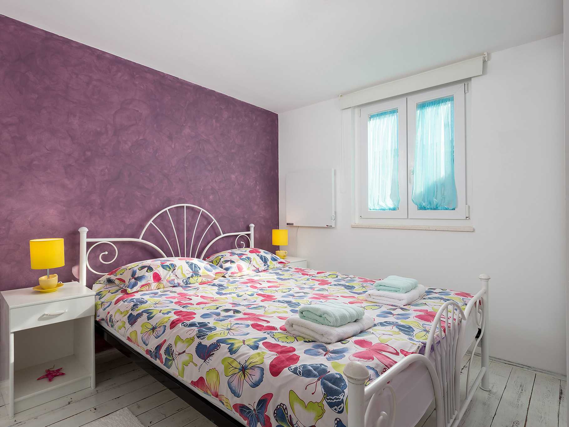 Apartment Nik, whirpool on terrace, BBC, garden, sun loungers, parking, near sea