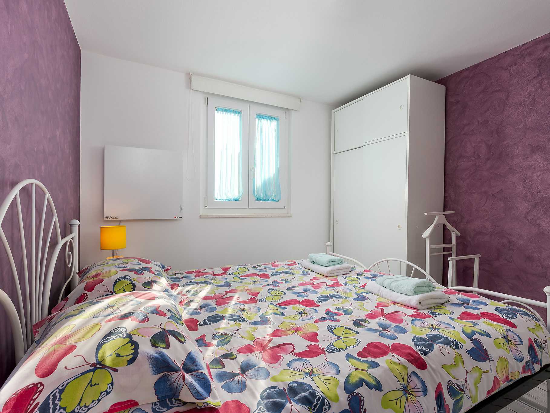 Apartment Nik, whirpool on terrace, BBC, garden, sun loungers, parking, near sea