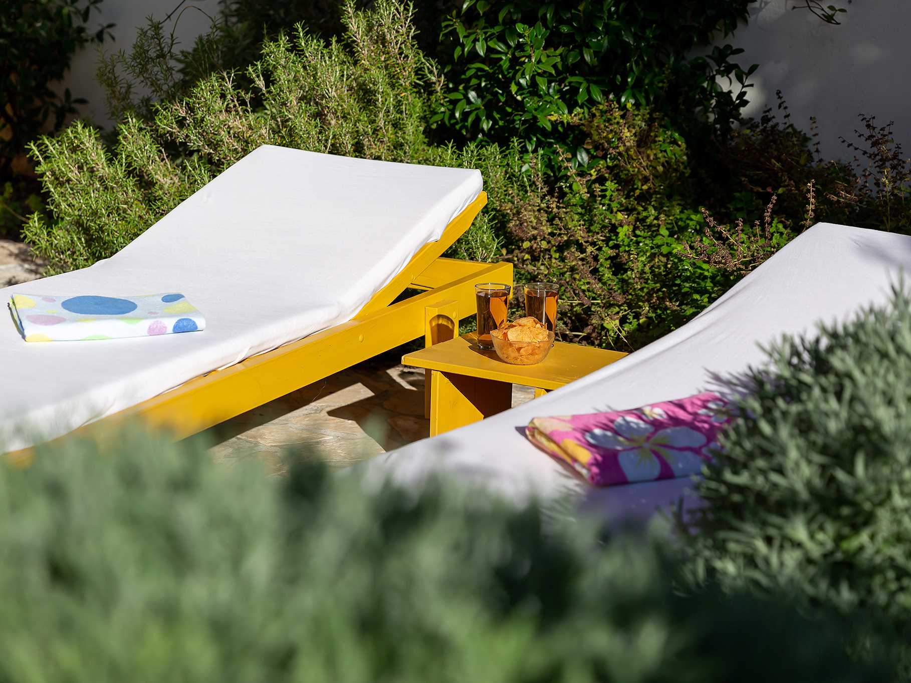 Apartment Nik, whirpool on terrace, BBC, garden, sun loungers, parking, near sea